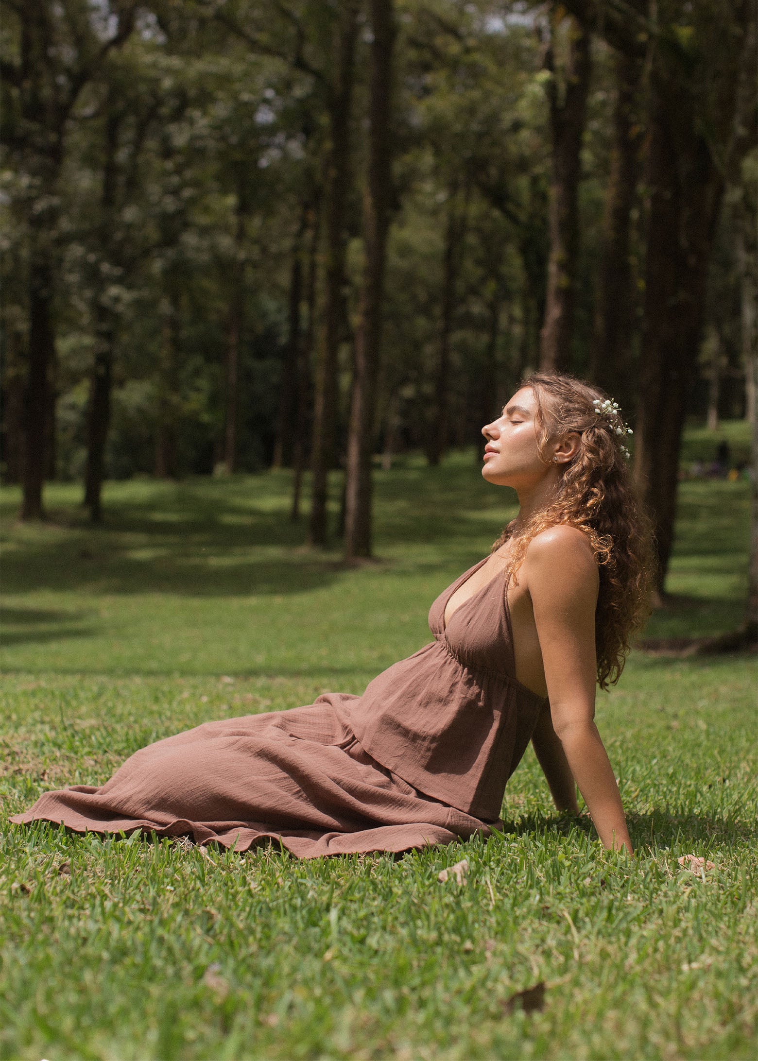 Lucy is wearing size XS/S. Bust: 83cm (32.6”), Waist: 57cm(22.4”), Height 170cm(5.6”). | Size XS/S