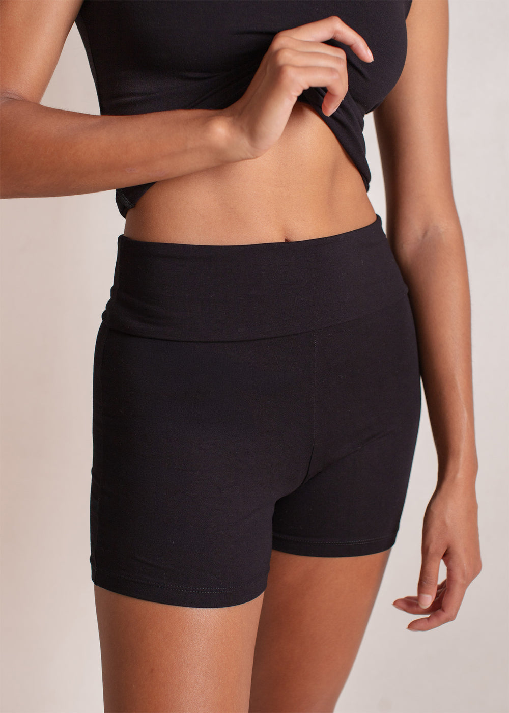 Tara is wearing size XS. Bust 86cm (33.8”), Waist 60cm (23.6”), Hips 89cm (35”),  Height 175cm (5.7”) | Size XS