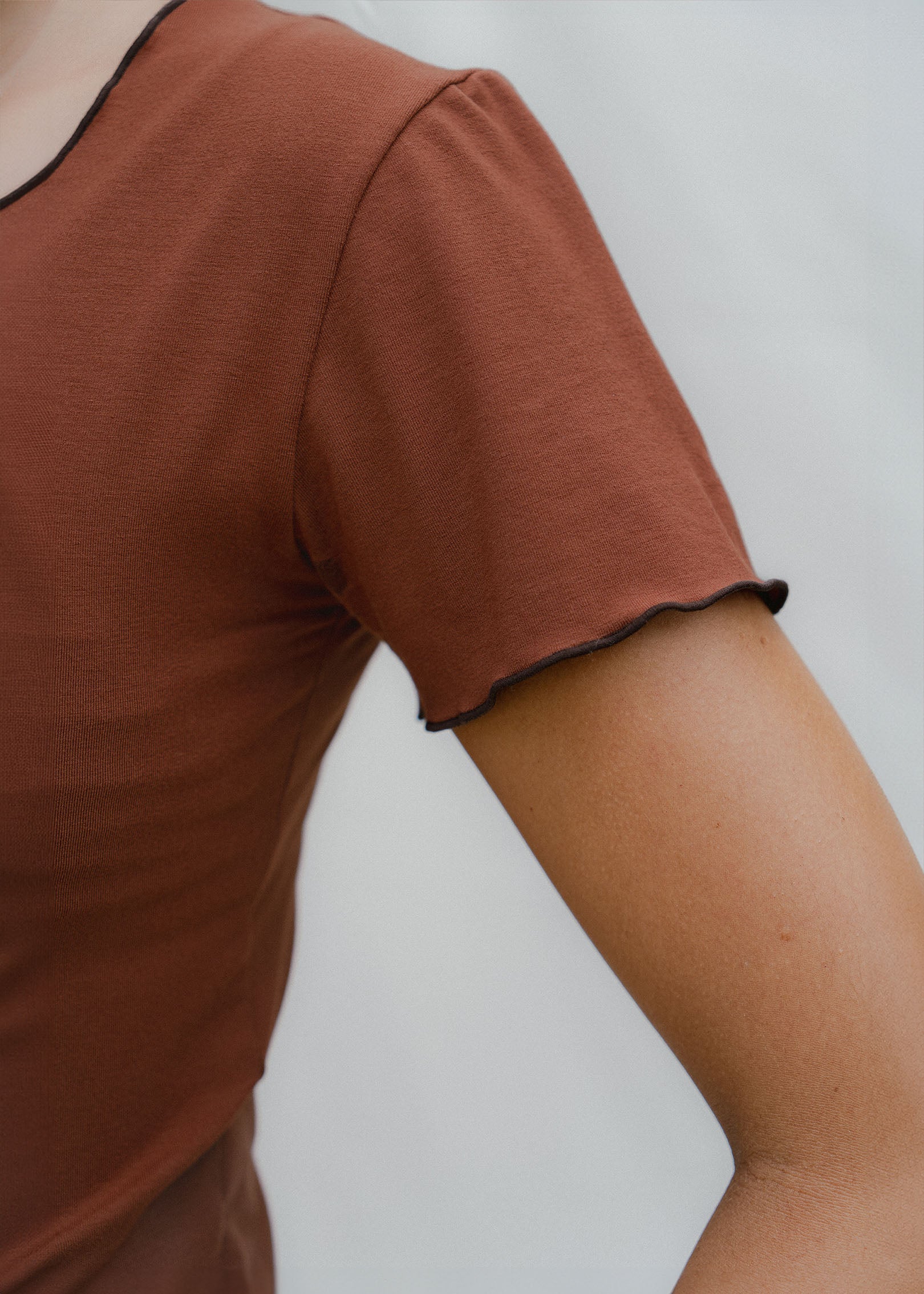 Yuki wears size XS/S. She is 163 cm (5.3”) tall, Bust 85cm(33.6”), Waist 69cm(27.2”). | Size XS/S