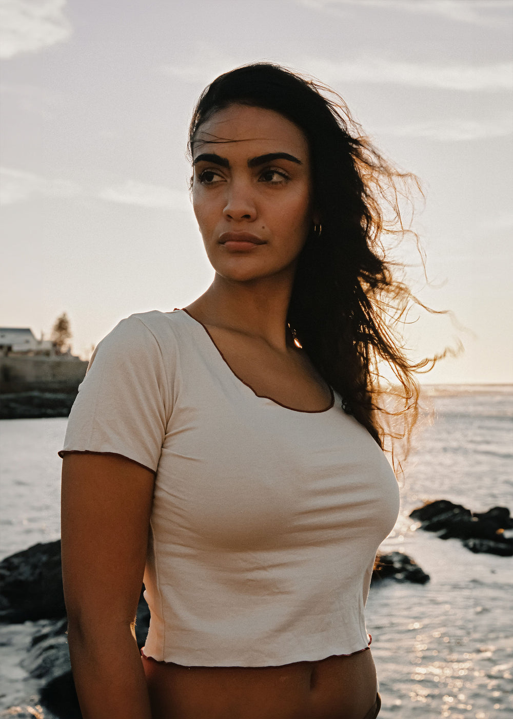 Jess is wearing size XS. She is 169cm(5.5”) tall, Bust 81cm(31.5”), Waist 64cm(25.2”) | Size XS/S