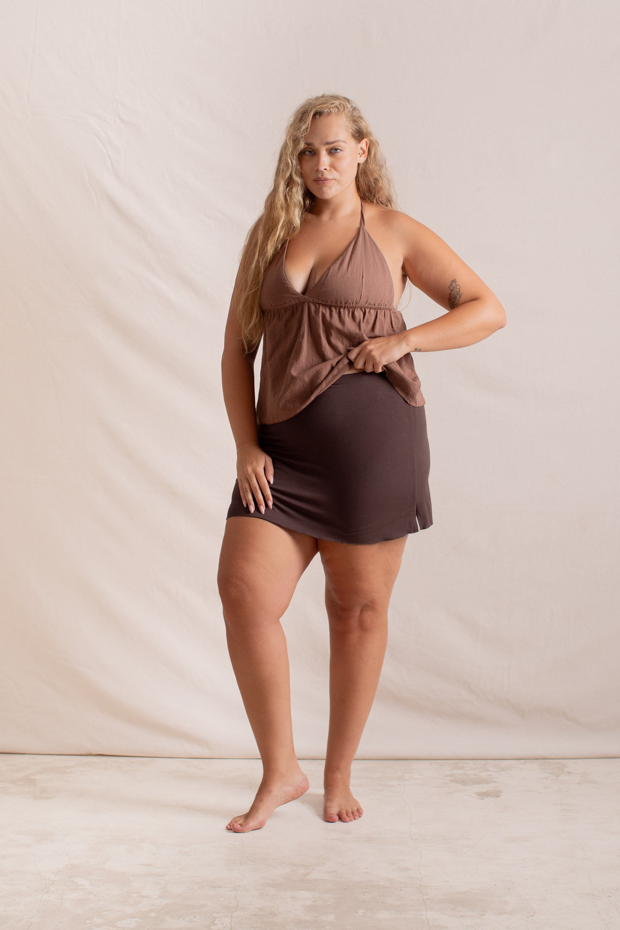 Olga is wearing 2XL/3XL, Bust 105cm (41.3”), Waist 83cm (32.7”), Hips 123cm (48.4”), Height 178cm (5.8”) | Size 2XL/3XL