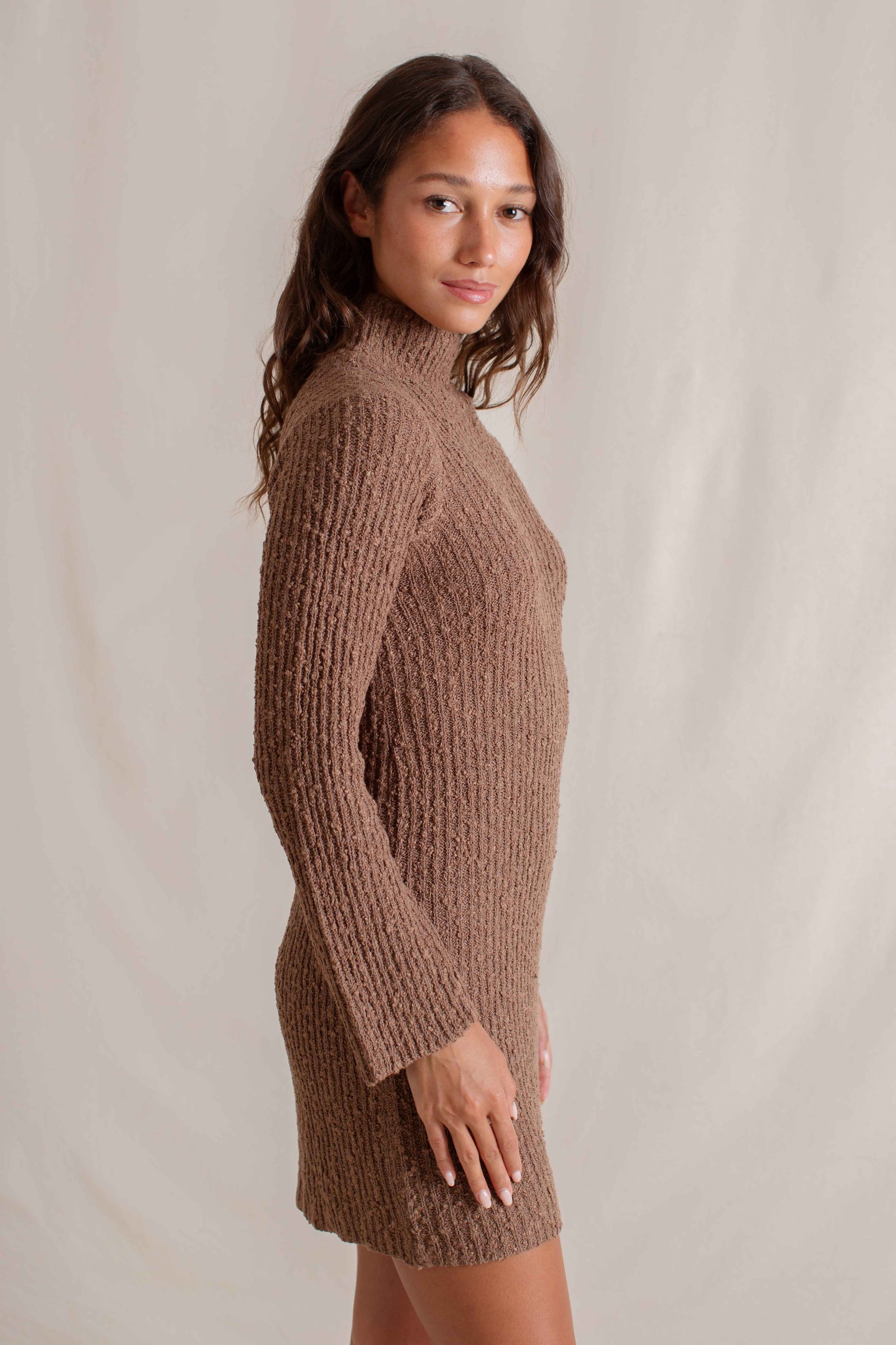 Dakota is wearing XS/S. Bust 79cm (31.1”), Waist 65cm (25.5”), Hips 90cm (35.4”), Height 173cm (5.6”) | Size XS/S