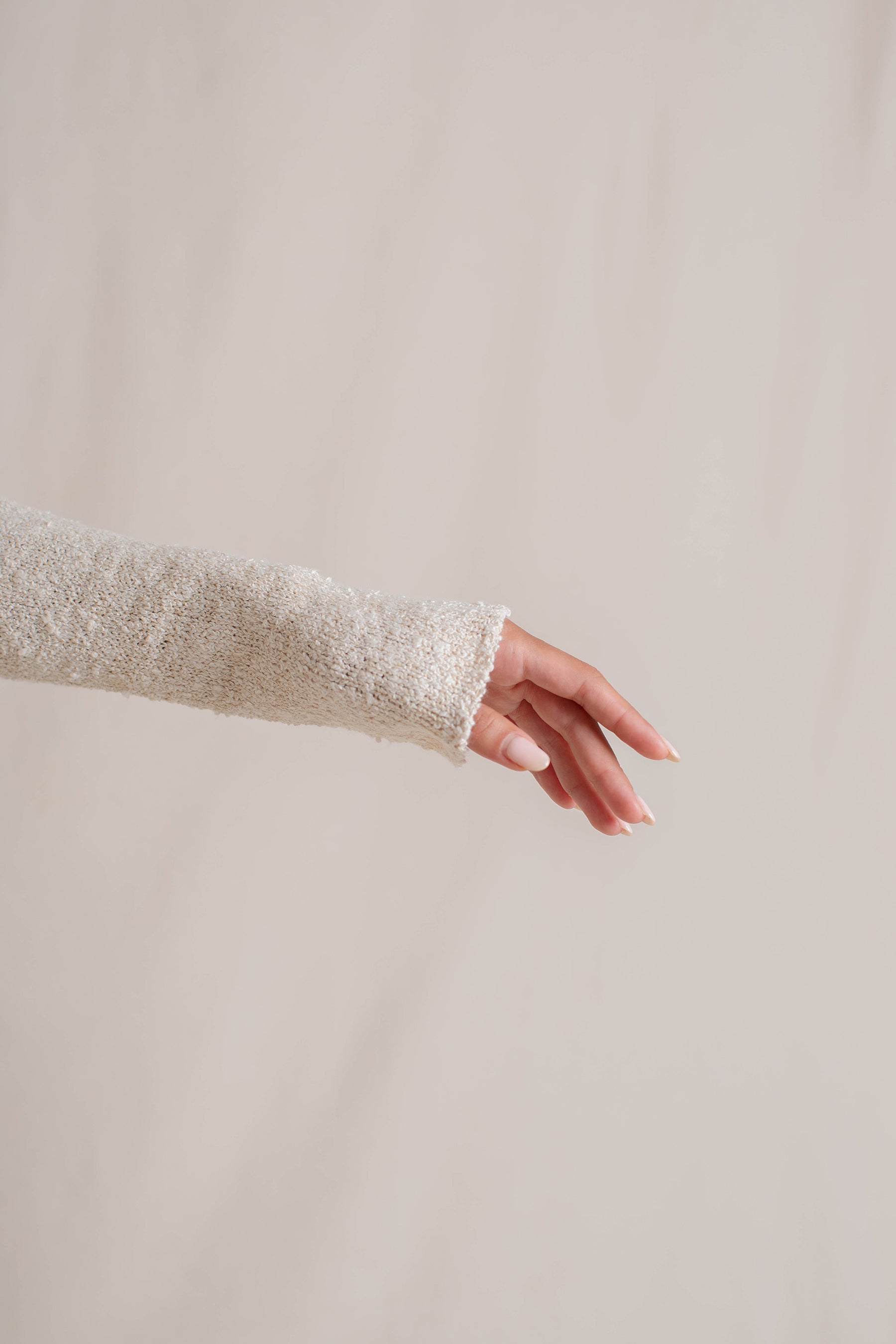 Dakota is wearing XS/S. Bust 79cm (31.1”), Waist 65cm (25.5”), Hips 90cm (35.4”), Height 173cm (5.6”) | Size XS/S