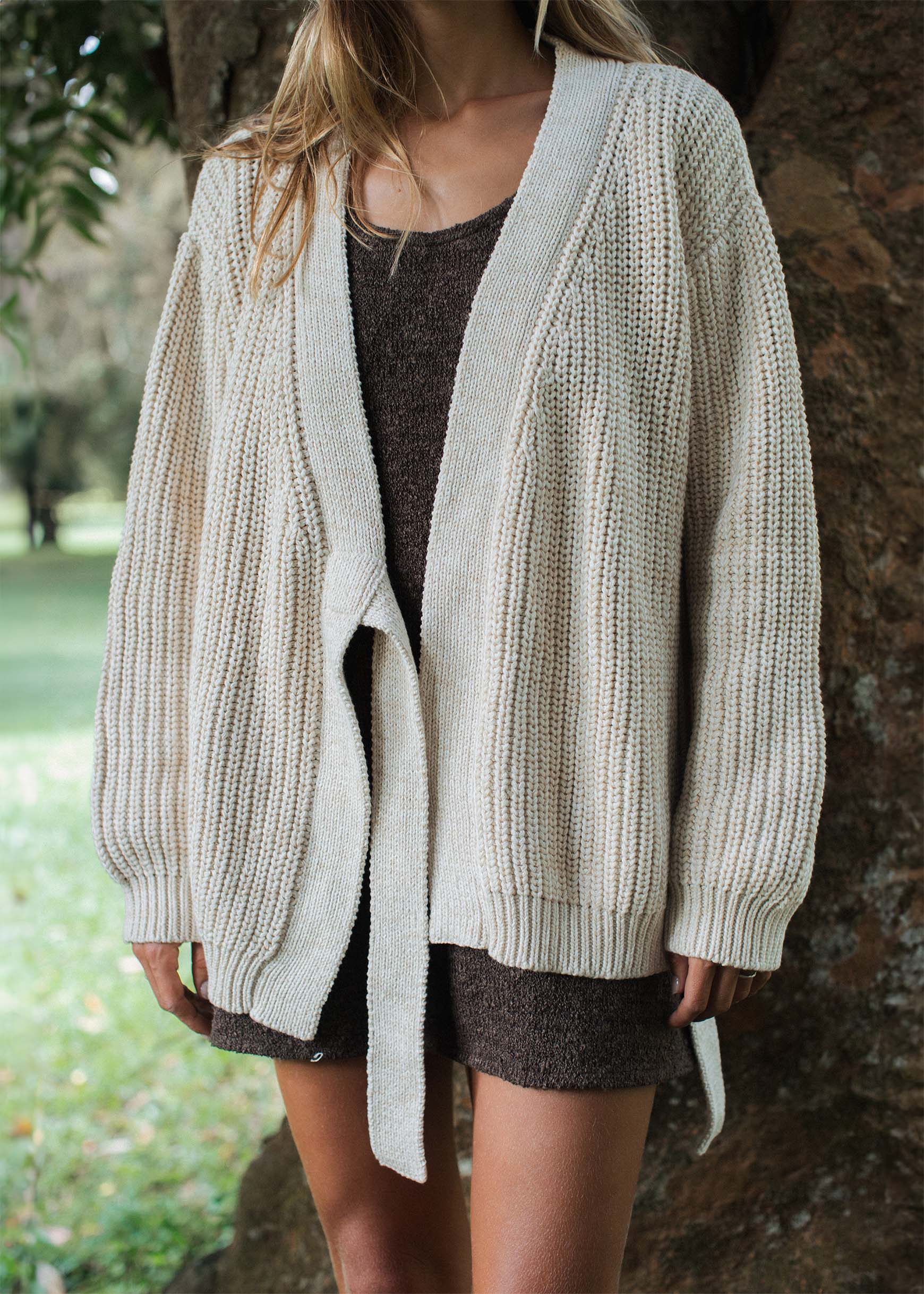 Andrea usually wears size XS/S. Bust 80cm (31.5”), Waist 69cm (27.2”), Hips 94cm(37”), Height 175cm(5.7”) | One Size