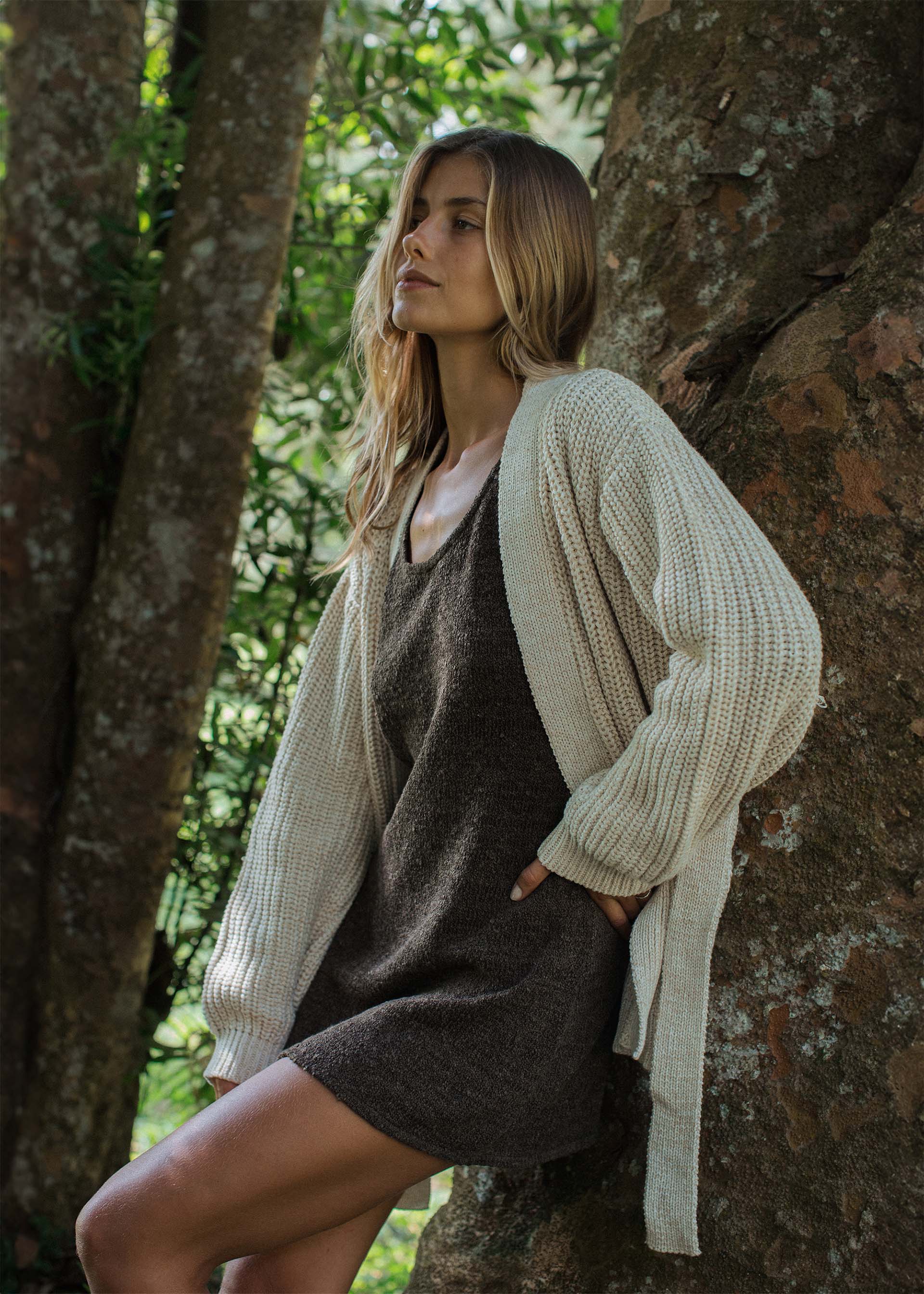 Andrea usually wears size XS/S. Bust 80cm (31.5”), Waist 69cm (27.2”), Hips 94cm(37”), Height 175cm(5.7”) | One Size