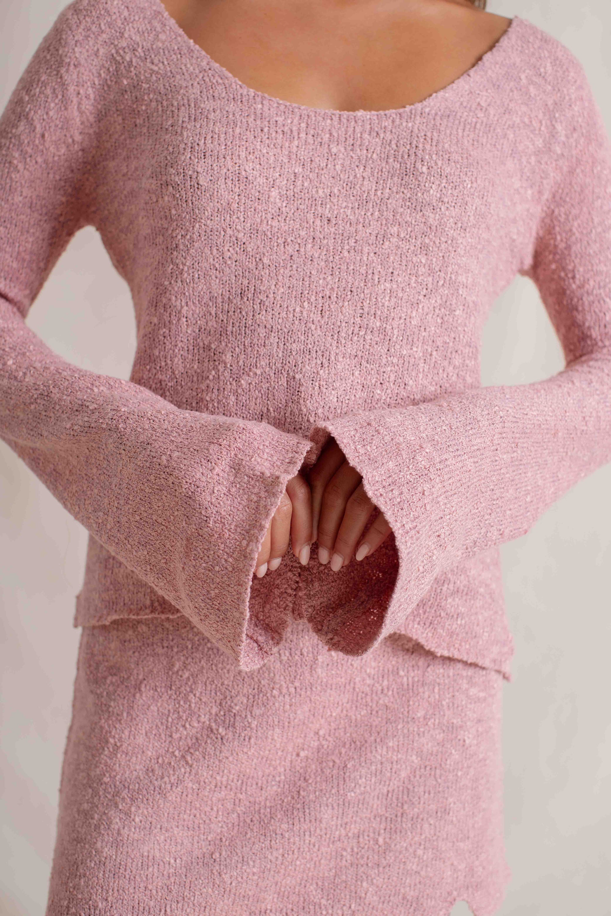 Dakota is wearing XS/S. Bust 79cm (31.1”), Waist 65cm (25.5”), Hips 90cm (35.4”), Height 173cm (5.6”) | Size XS/S