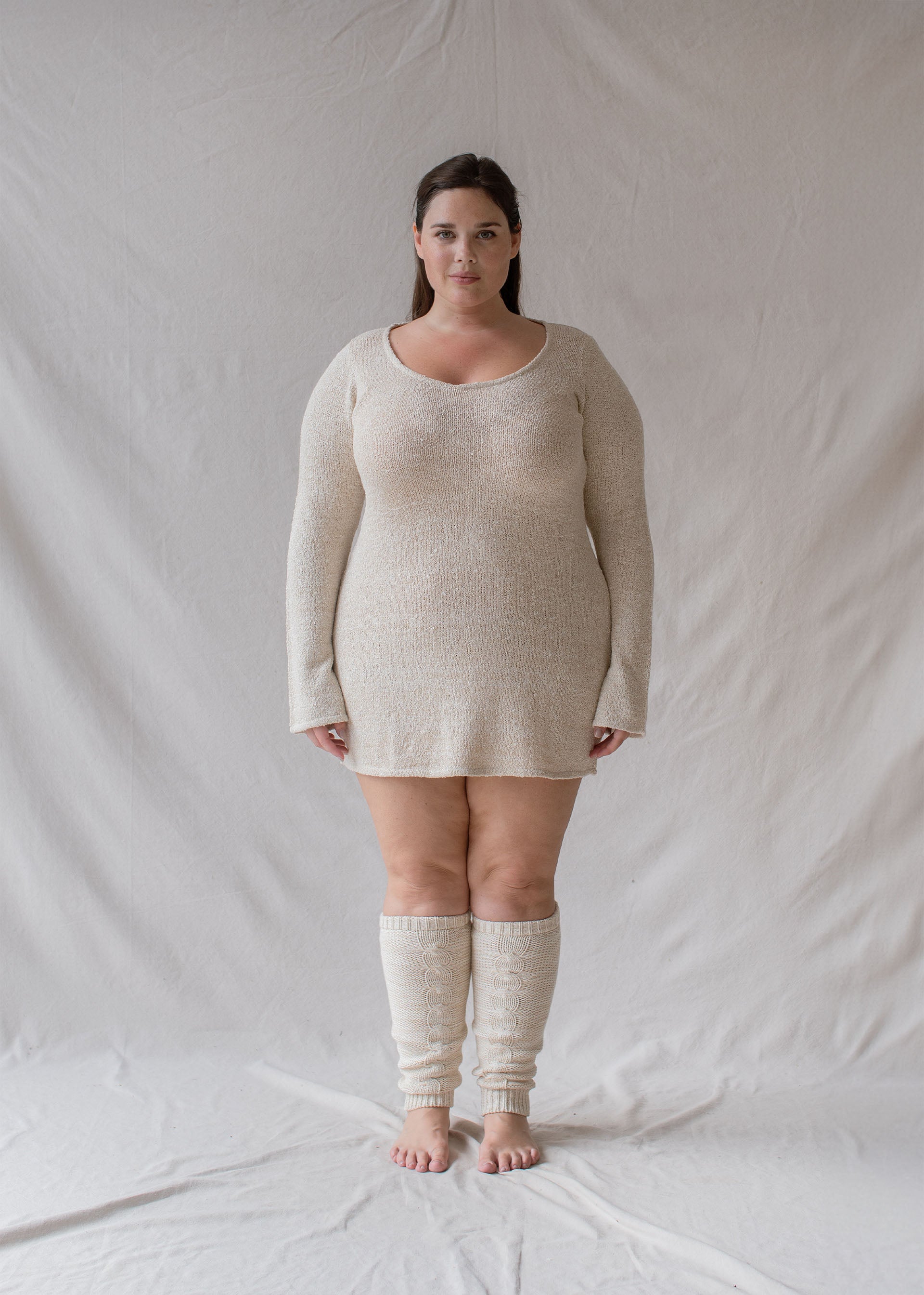 Michelle is wearing XL/XXL Bust 115cm (45.3”), Waist 93 (36.6”), Hips 123cm (48.4”), Height 168cm (5.5”)  | Size XL/XXL