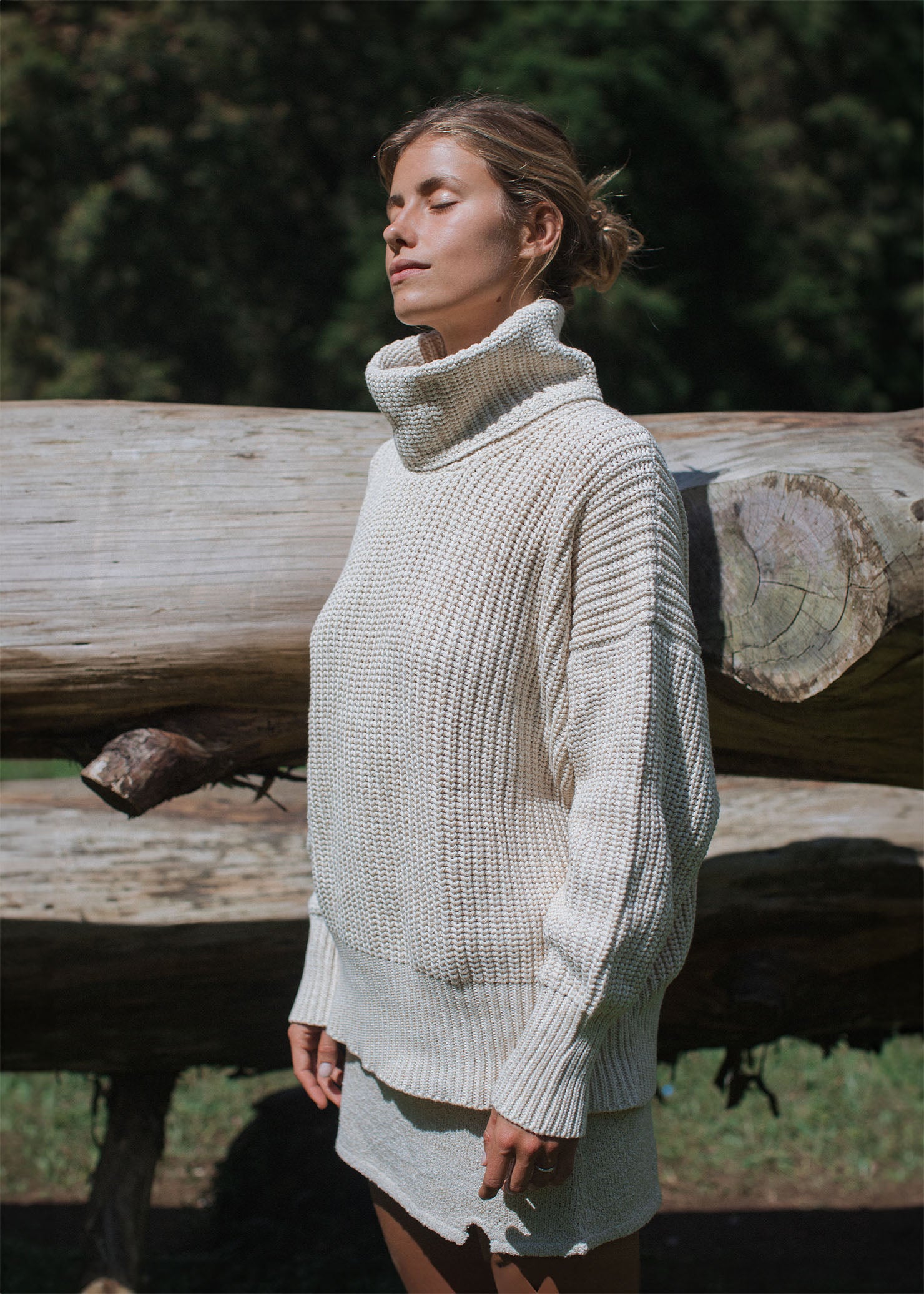 Andrea usually wears size XS/S. Bust 80cm (31.5”), Waist 69cm (27.2”), Hips 94cm(37”), Height 175cm(5.7”) | One Size