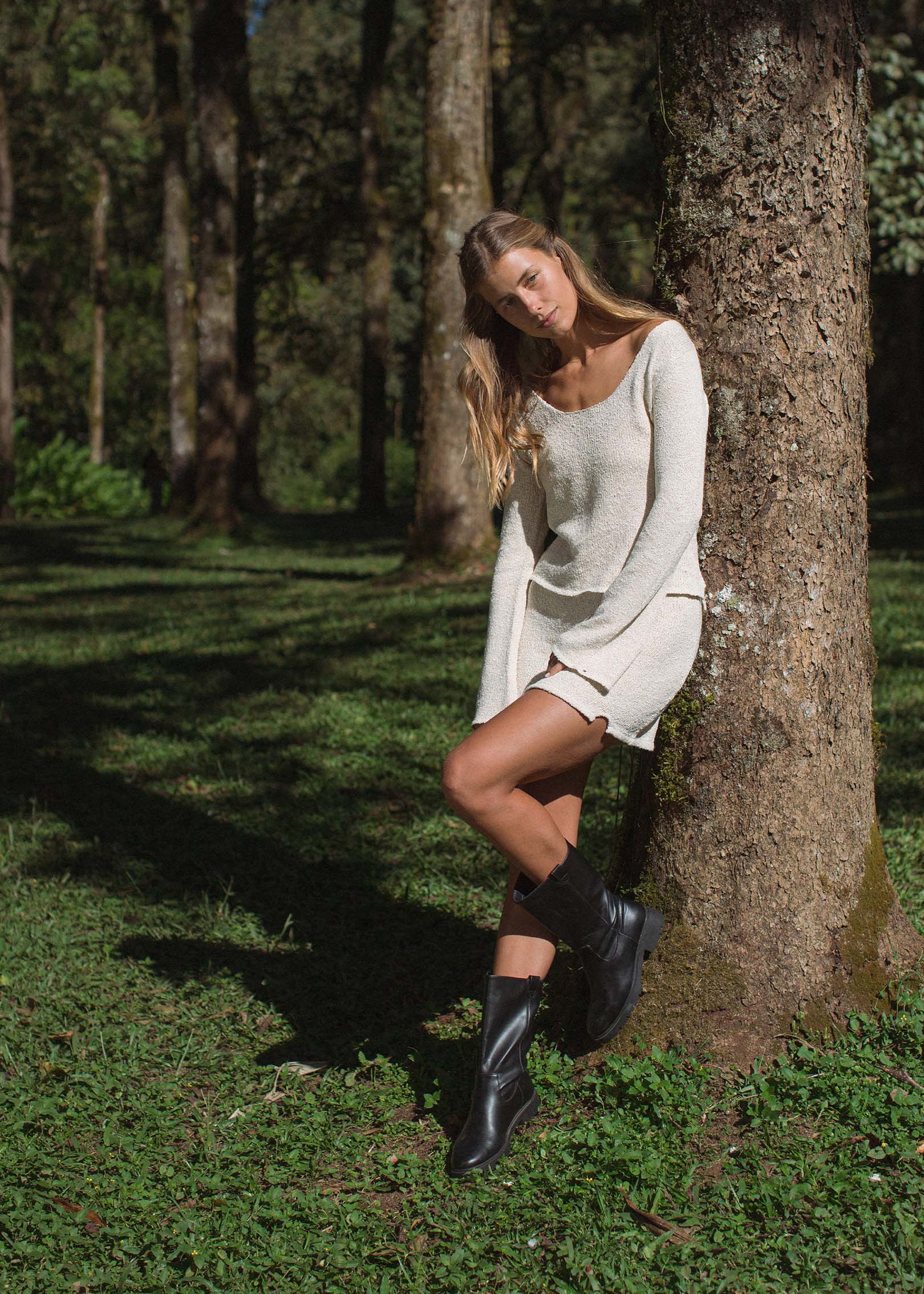 Andrea is wearing size XS/S. Bust 80cm (31.5”), Waist 69cm (27.2”), Hips 94cm(37”), Height 175cm(5.7”) | Size XS/S