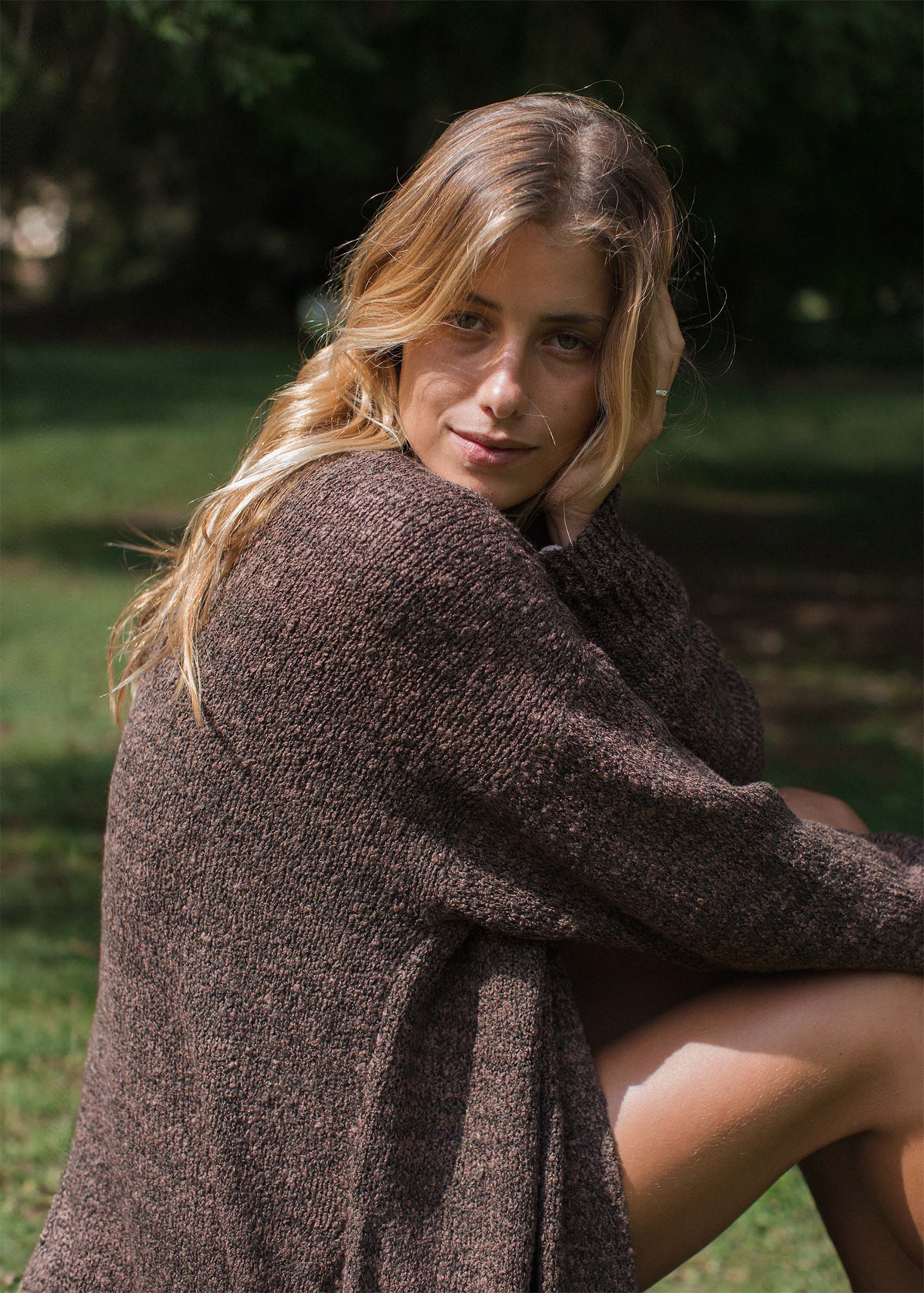 Andrea usually wears size XS/S. Bust 80cm (31.5”), Waist 69cm (27.2”), Hips 94cm(37”), Height 175cm(5.7”) | One Size