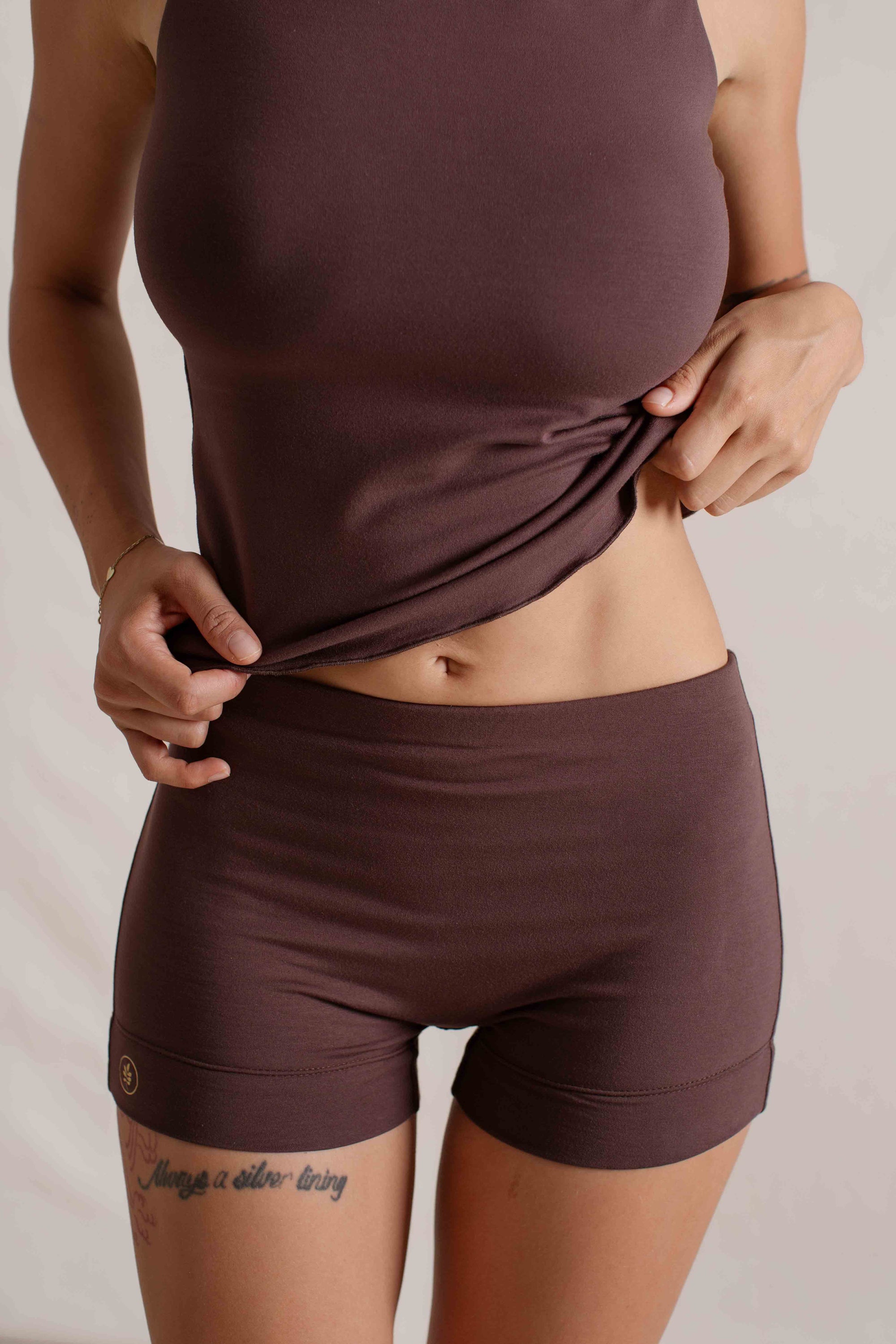 Hitomi is wearing size XXS/XS. Bust: 81cm (32”), Waist: 61cm (24”), Hips: 91.4cm (36”), Height 168cm (5.5”). | Size XXS/XS