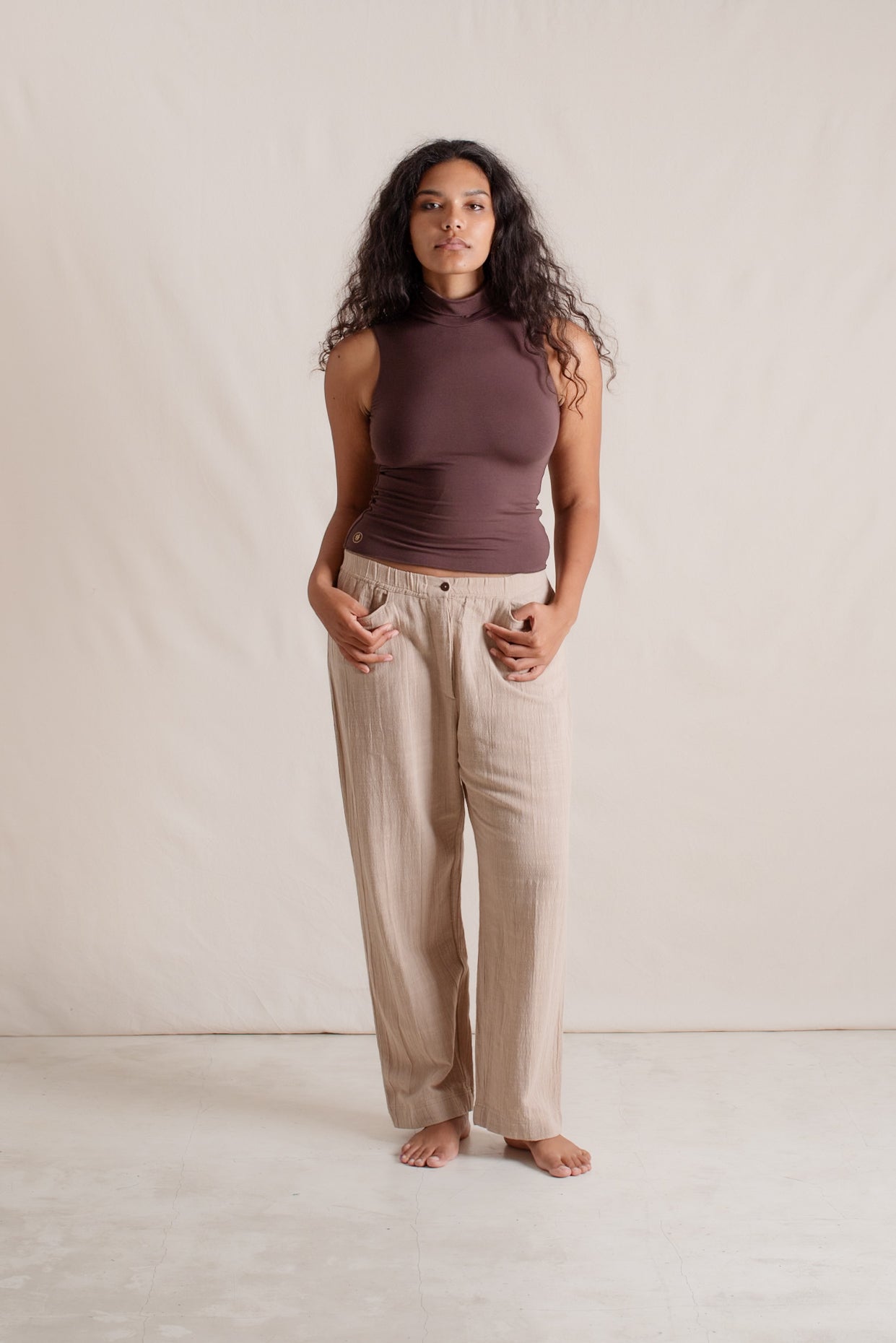 Jade is wearing size M/L. Bust: 95cm (37.4”), Waist: 82cm (32.2”), Hips: 107cm (42.1”), Height 181cm (5.9”). | Size M/L