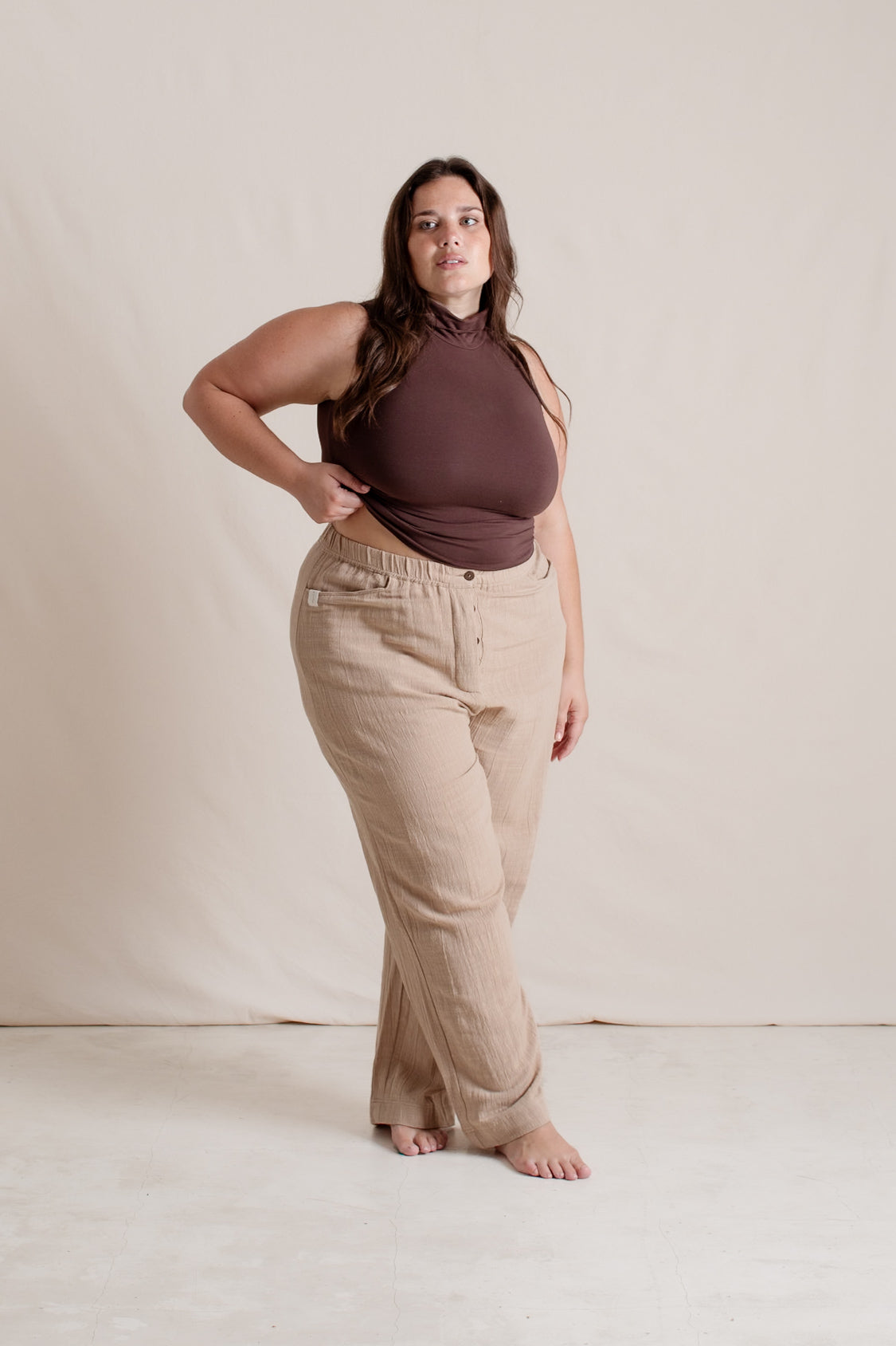 Michelle is wearing XL/2XL. Bust: 115cm (45.3”), Waist: 93 (36.6”), Hips: 123cm (48.4”), Height: 168cm (5.5”) | Size XL/XXL
