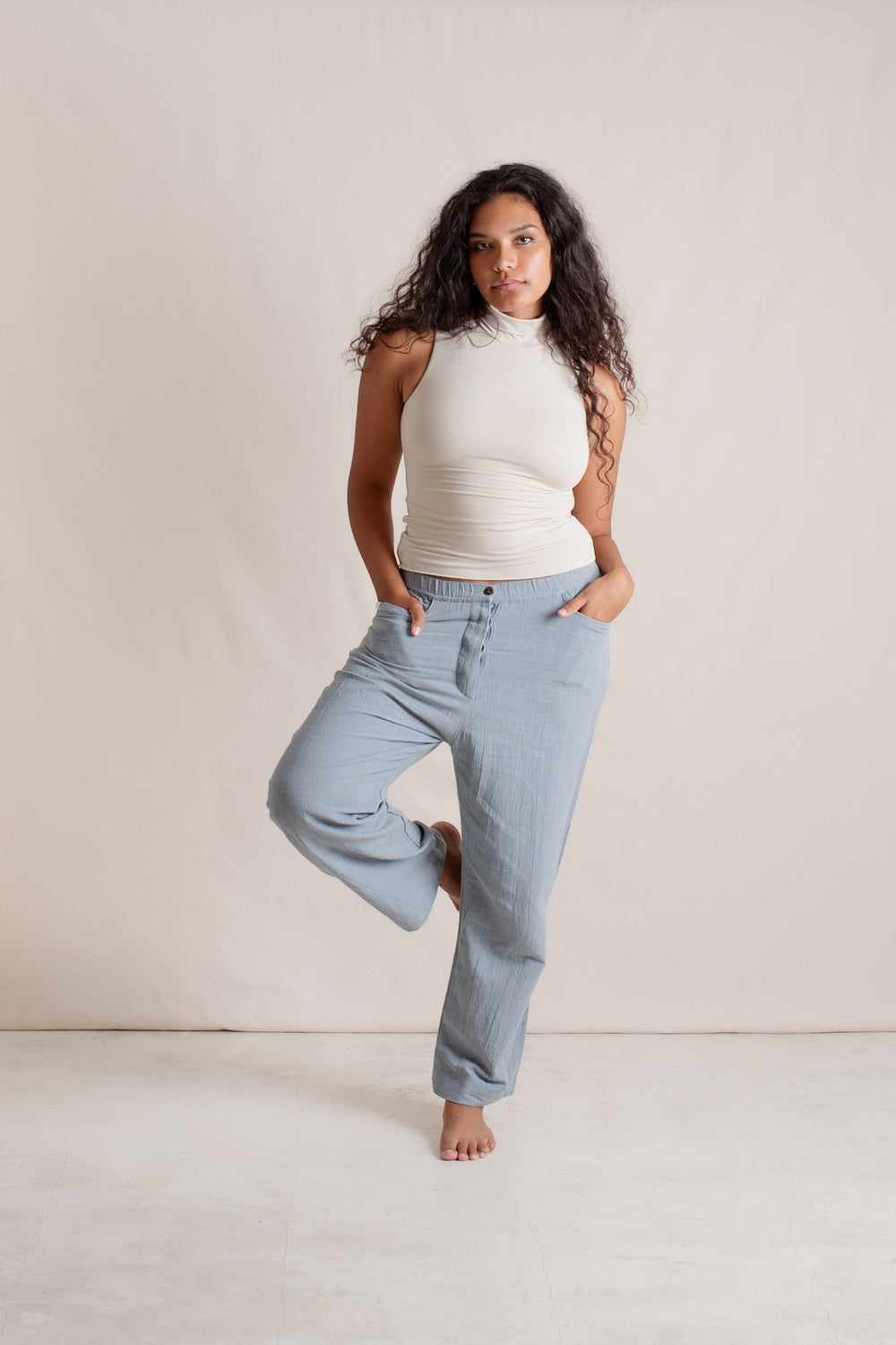 Jade is wearing size M/L. Bust: 95cm (37.4”), Waist: 82cm (32.2”), Hips: 107cm (42.1”), Height 181cm (5.9”). | Size M/L