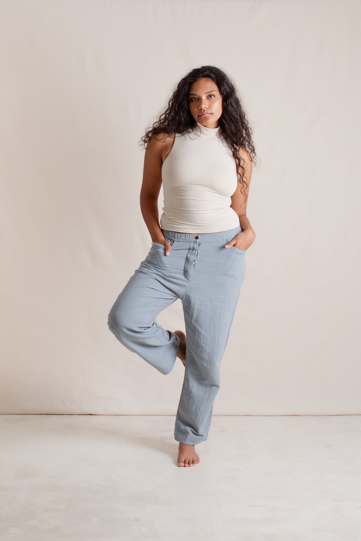 Jade is wearing size M/L. Bust: 95cm (37.4”), Waist: 82cm (32.2”), Hips: 107cm (42.1”), Height 181cm (5.9”). | Size M/L