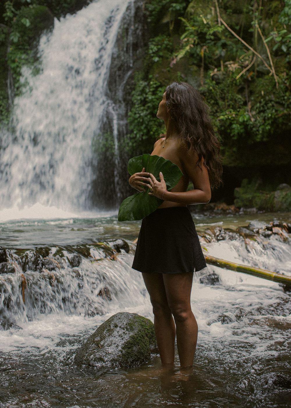 Kristin is wearing size L/XL. Height 177cm (5.8”), Bust 87cm (34.2”), Waist 74cm (29”), Hips 94cm (37”)  | Size L/XL