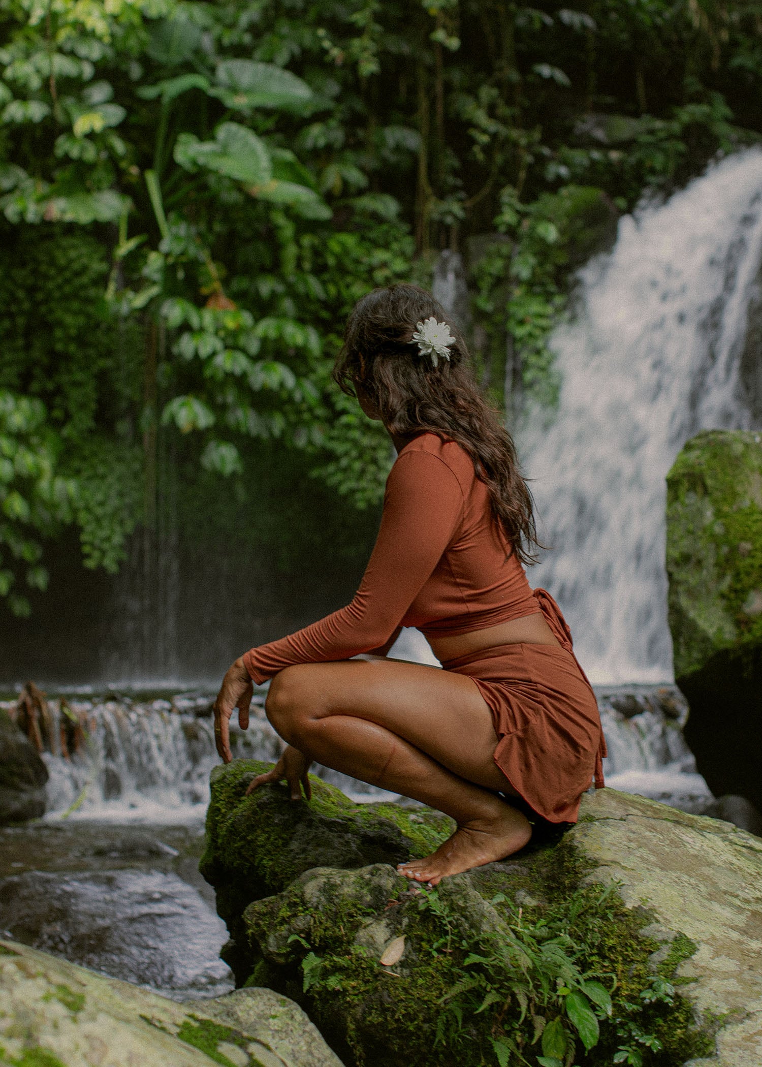 Kristin is wearing size L/XL. Height 177cm (5.8”), Bust 87cm (34.2”), Waist 74cm (29”), Hips 94cm (37”)  | Size L/XL