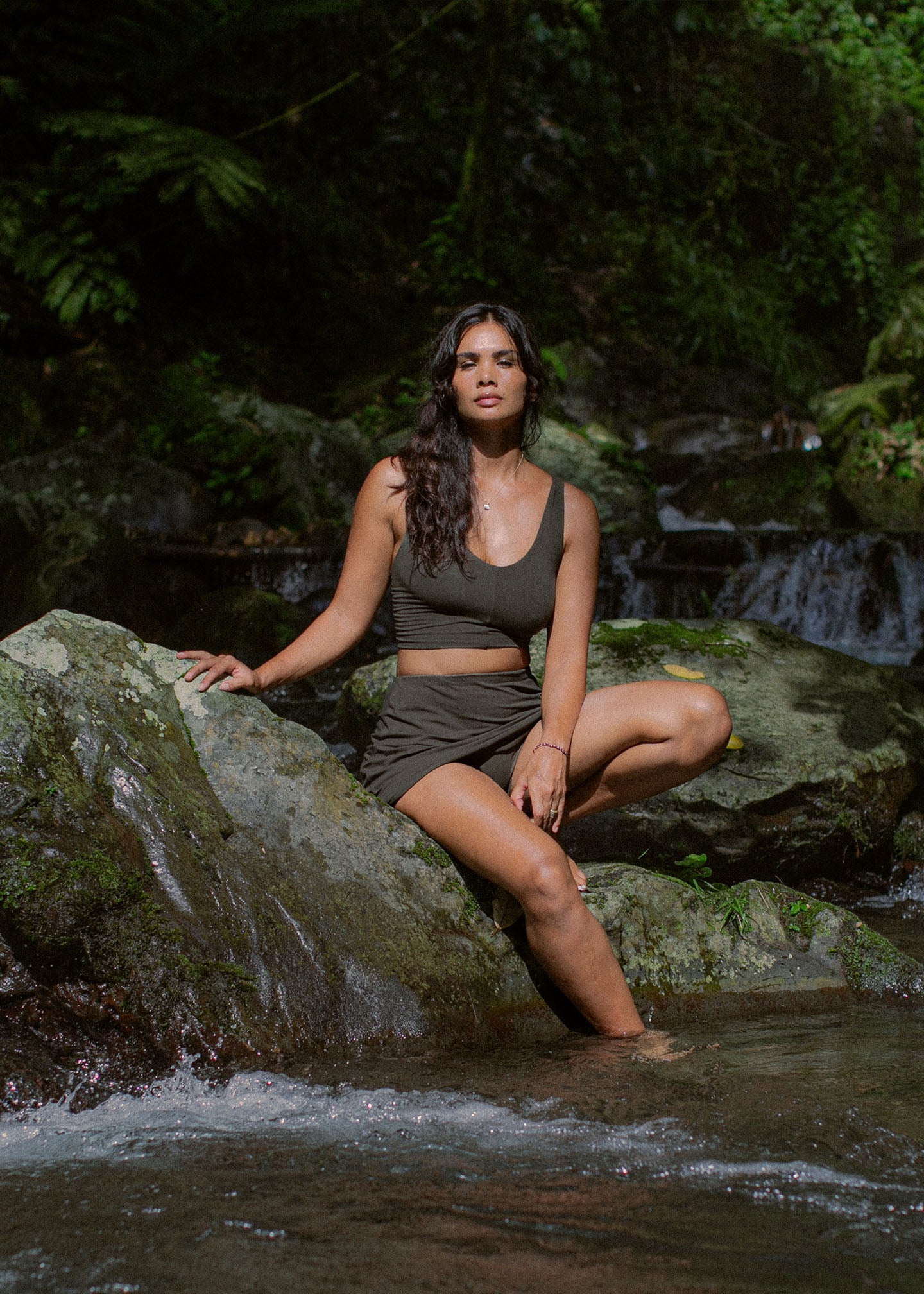 Kristin is wearing size L/XL. Height 177cm (5.8”), Bust 87cm (34.2”), Waist 74cm (29”), Hips 94cm (37”)  | Size L/XL