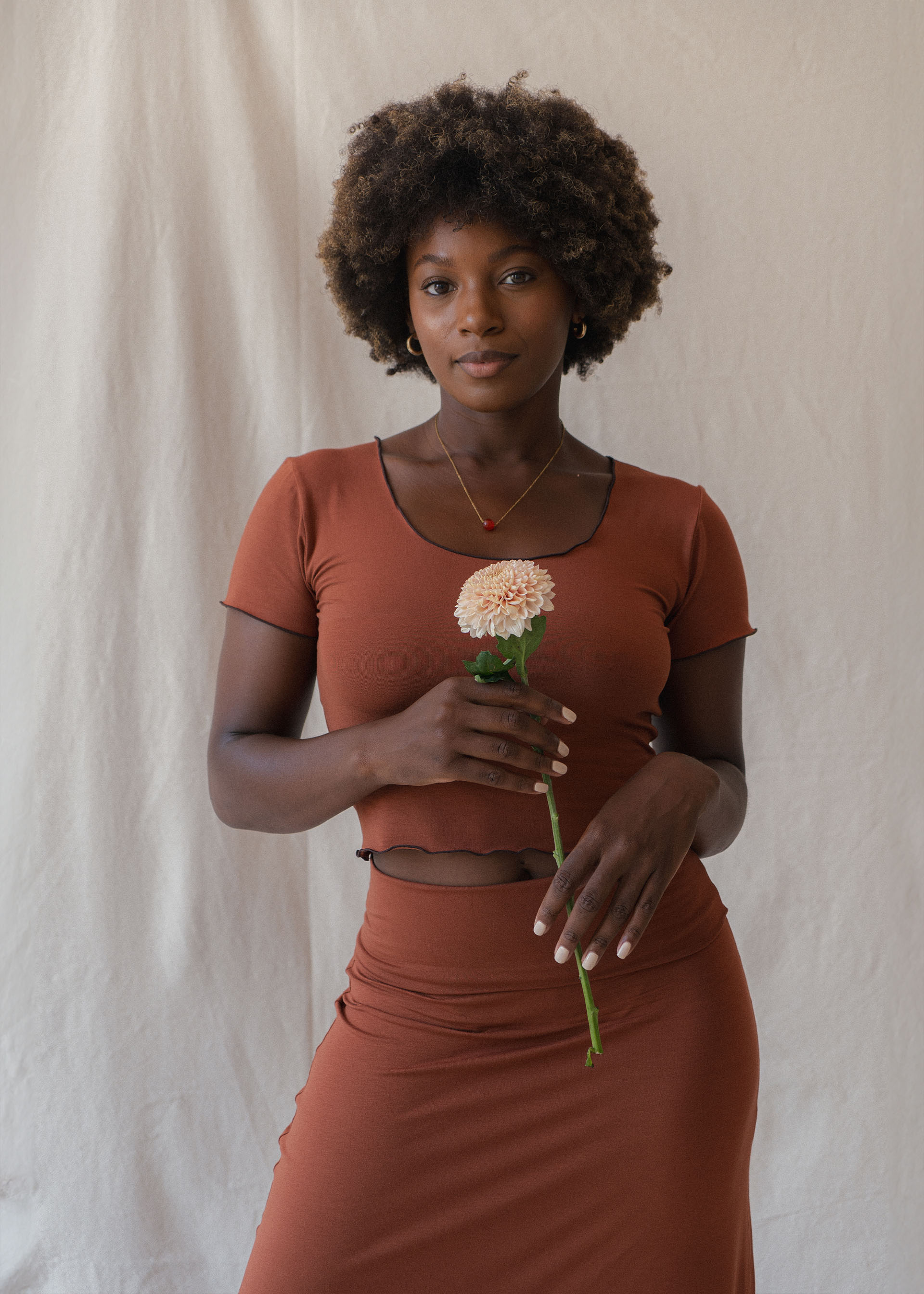 Shiree is wearing size M/L. Height 173cm(5.7”) | Size M/L