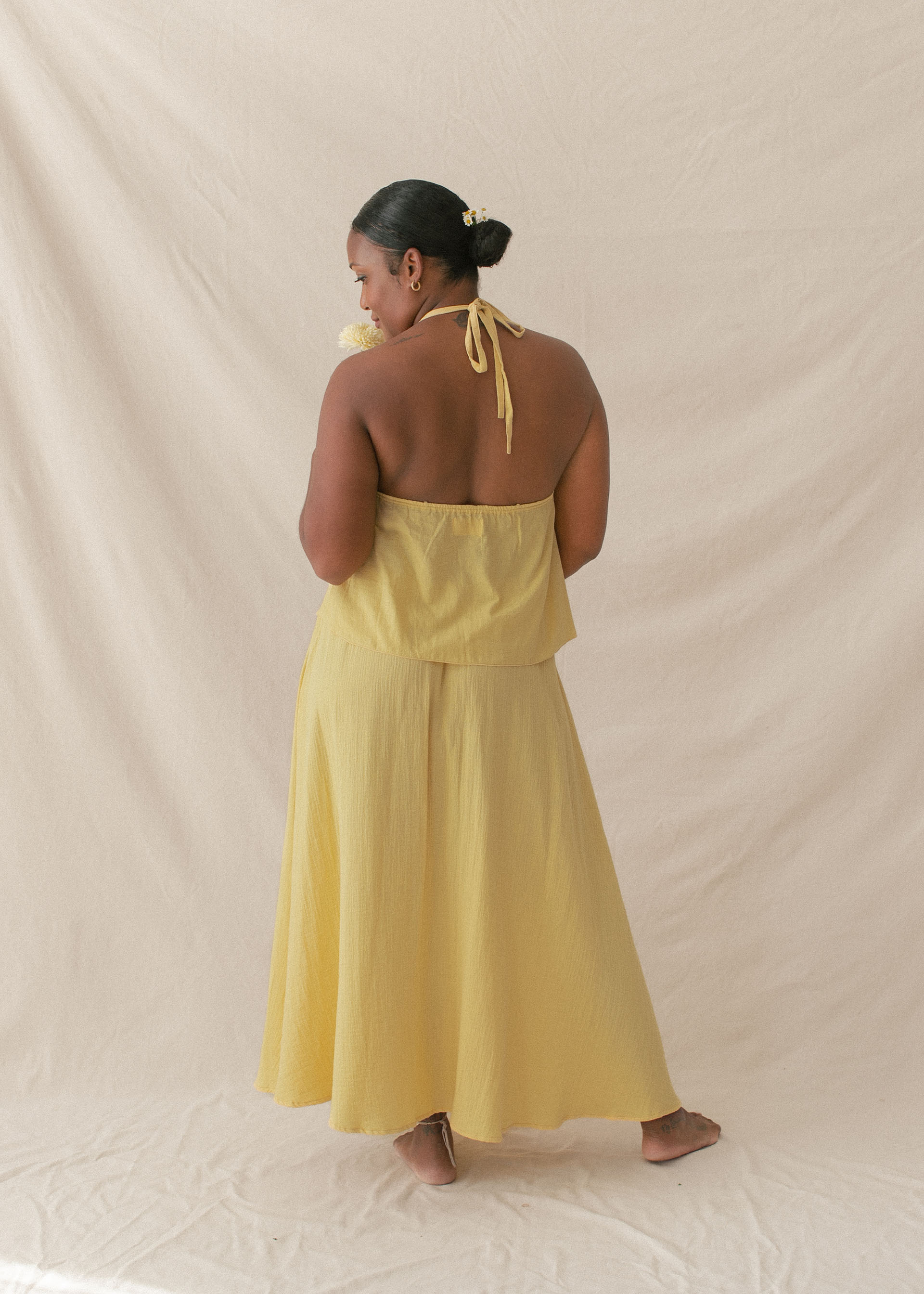 Mimi is wearing size XL/XXL. Waist: 87cm(34.3”), Hips: 107cm(42.2”), Height: 162cm(5.3”). | Size XL/XXL