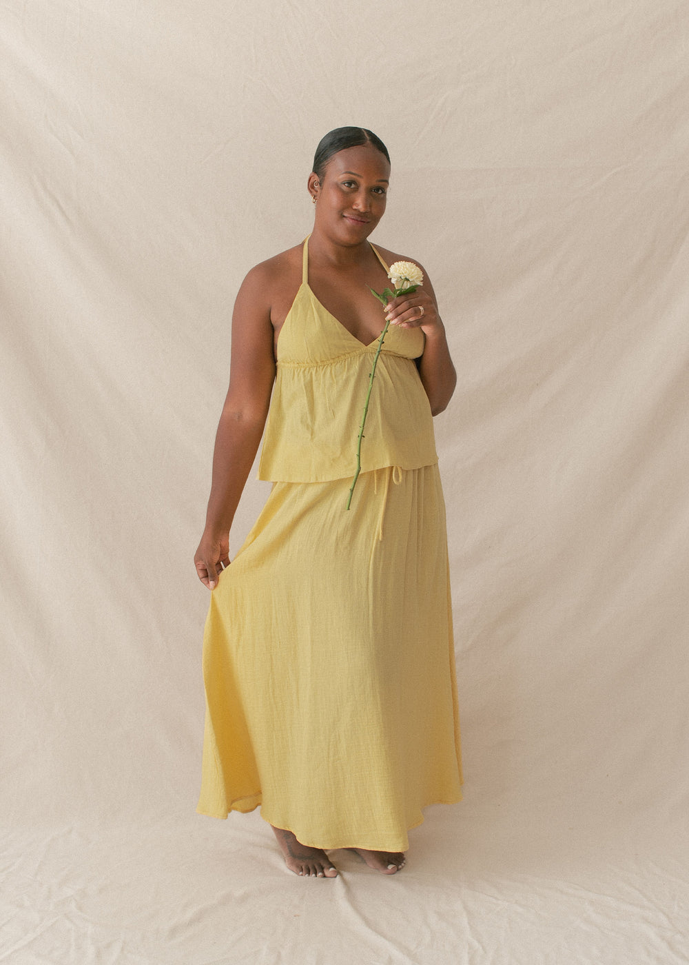 Mimi is wearing size XL/XXL. Waist: 87cm(34.3”), Hips: 107cm(42.2”), Height: 162cm(5.3”). | Size XL/XXL