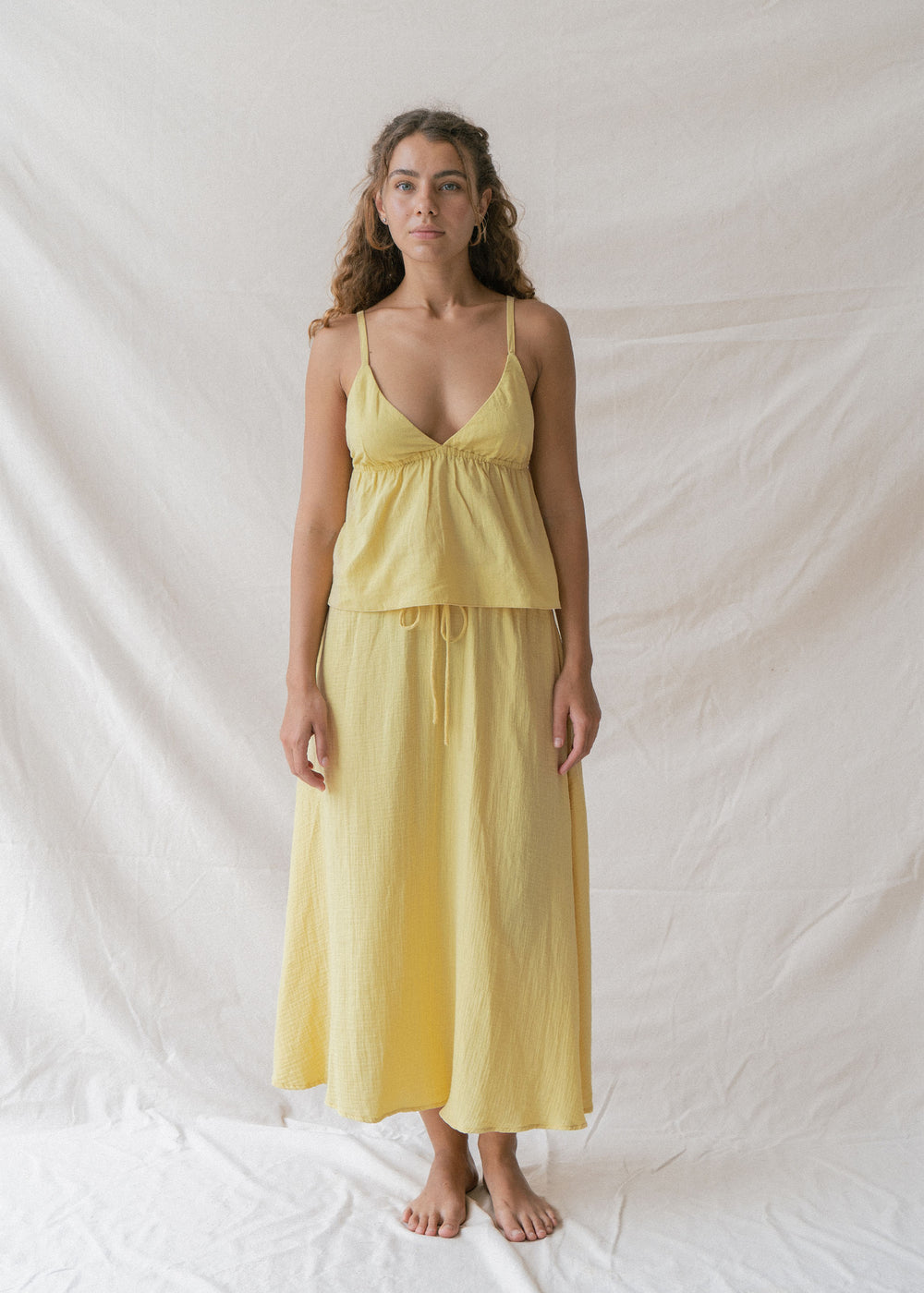 Lucy is wearing size XS/S. Waist: 57cm(22.4”), Hips: 96cm(37.8”), Height 170cm(5.6”). | Size XS/S