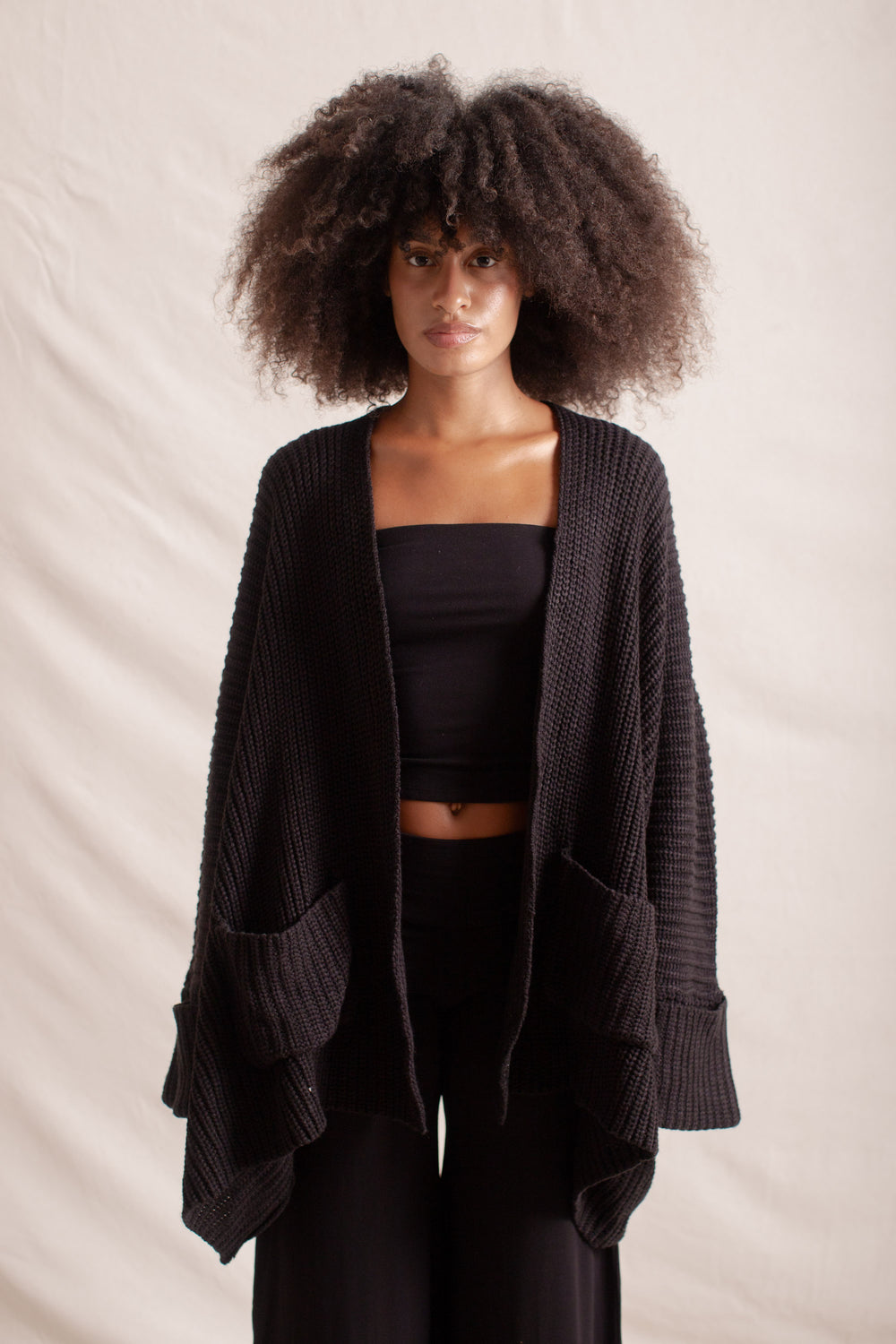 Chloe usually wears size S on tops, Bust 84cm (33.1”), Waist 68cm (26.8”), Hips 105cm (41.3”),  Height 173cm (5.7”) | One Size