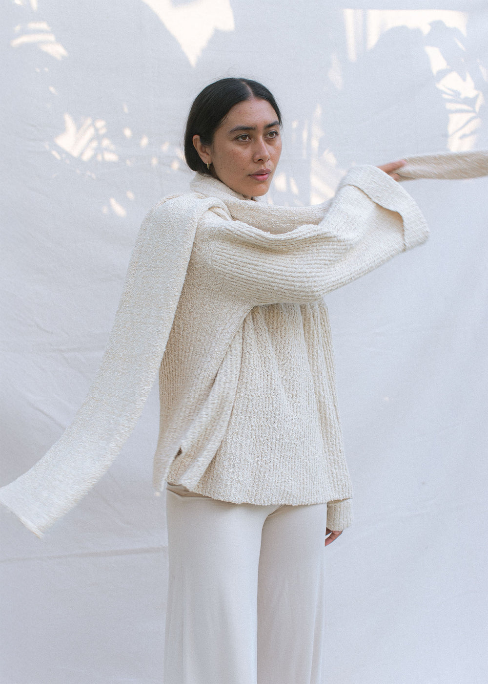 Eva usually wears size M. Height 174cm (5.7”), Bust 83cm (32.7”), Waist 69cm (27.2”), Hips 96cm (37.8”) | Size M