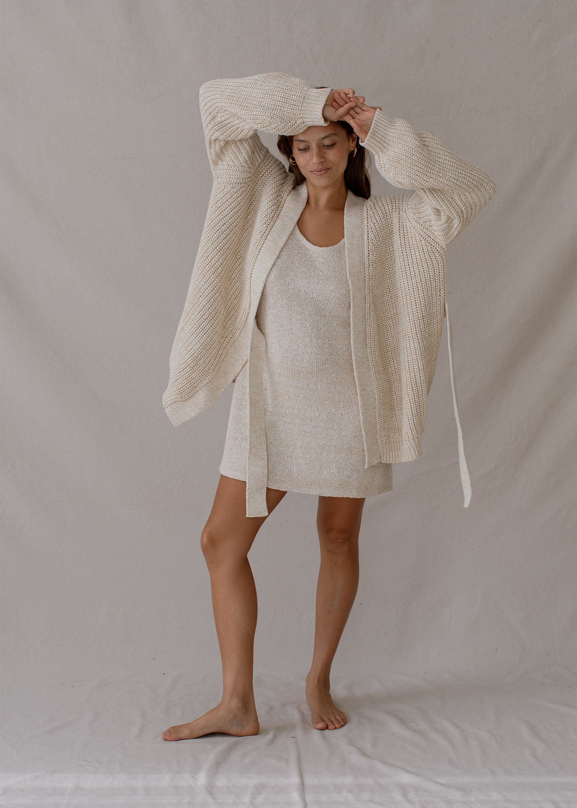 Amber usually wears size XS/S. Height 160cm (5.2”), Bust 83cm (32.7”), Waist 72cm (28.3”), Hips 87cm (34.2”) | One Size