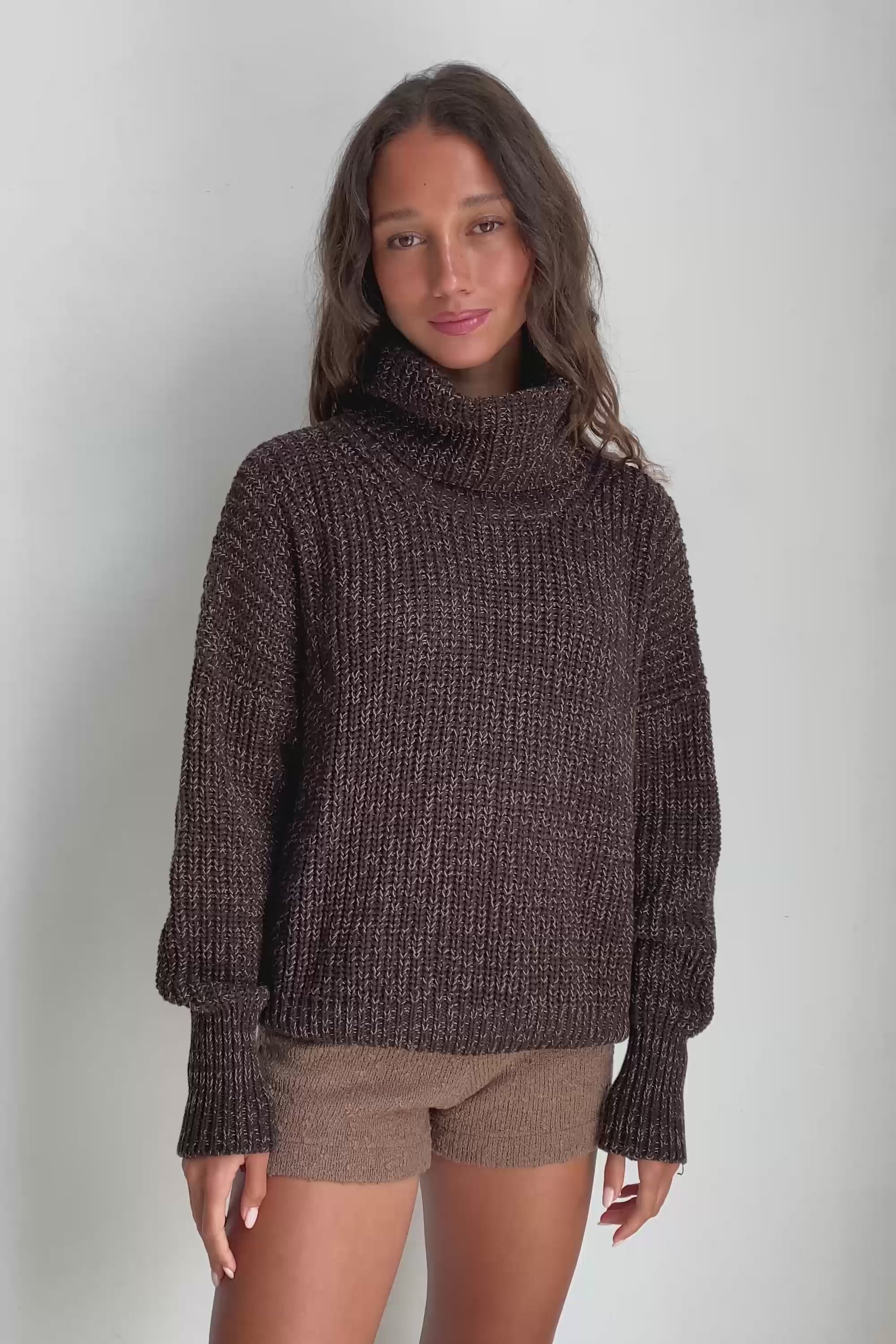 Dakota is wearing One Size. Bust 79cm (31.1”), Waist 65cm (25.5”), Hips 90cm (35.4”), Height 173cm (5.6”) | One Size