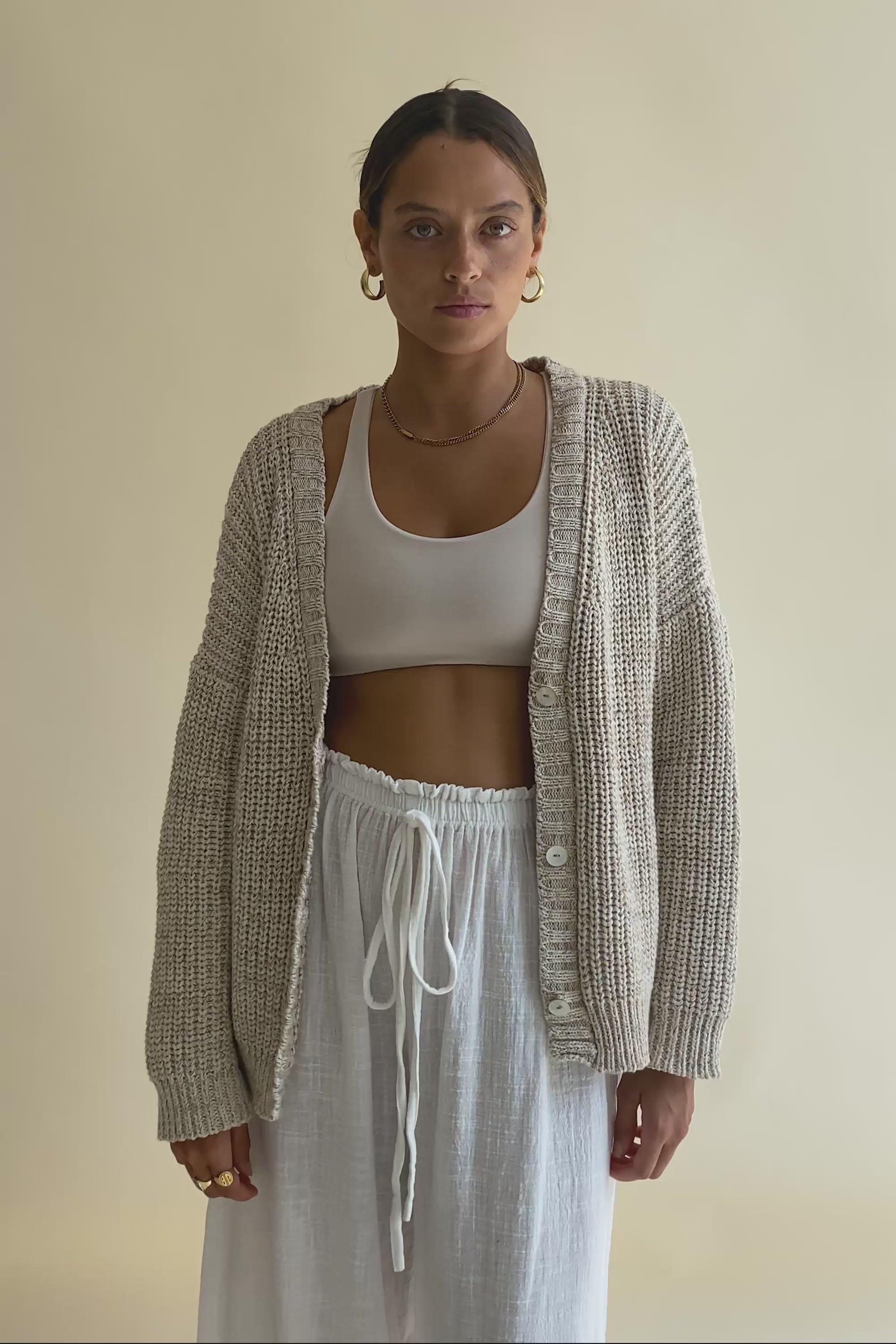 Amber wears size S/M. Height 160cm (5.2”), Bust 83cm (32.7”), Waist 72cm (28.3”), Hips 87cm (34.2”) | Size S/M