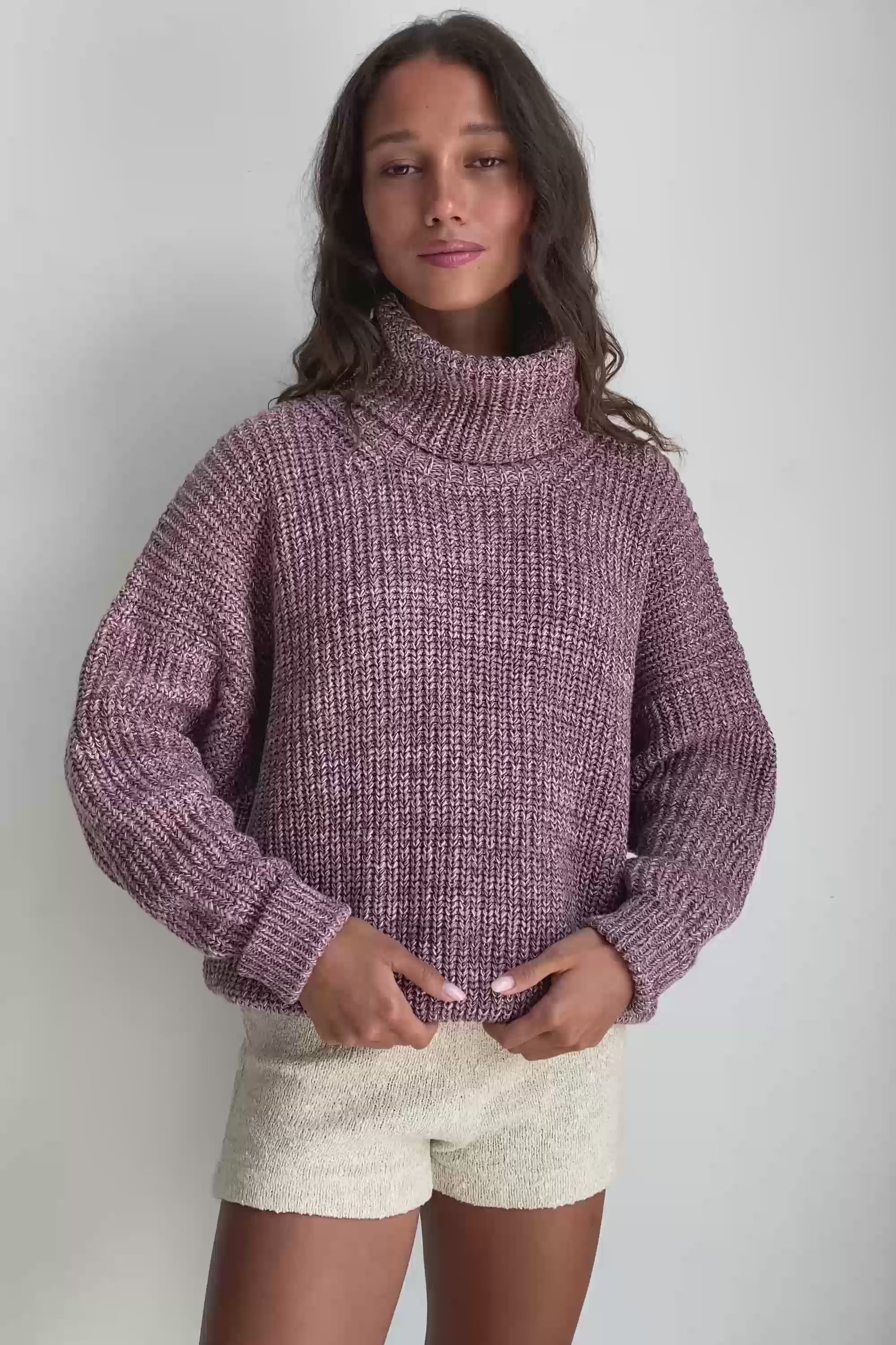 Dakota is wearing One Size. Bust 79cm (31.1”), Waist 65cm (25.5”), Hips 90cm (35.4”), Height 173cm (5.6”) | One Size