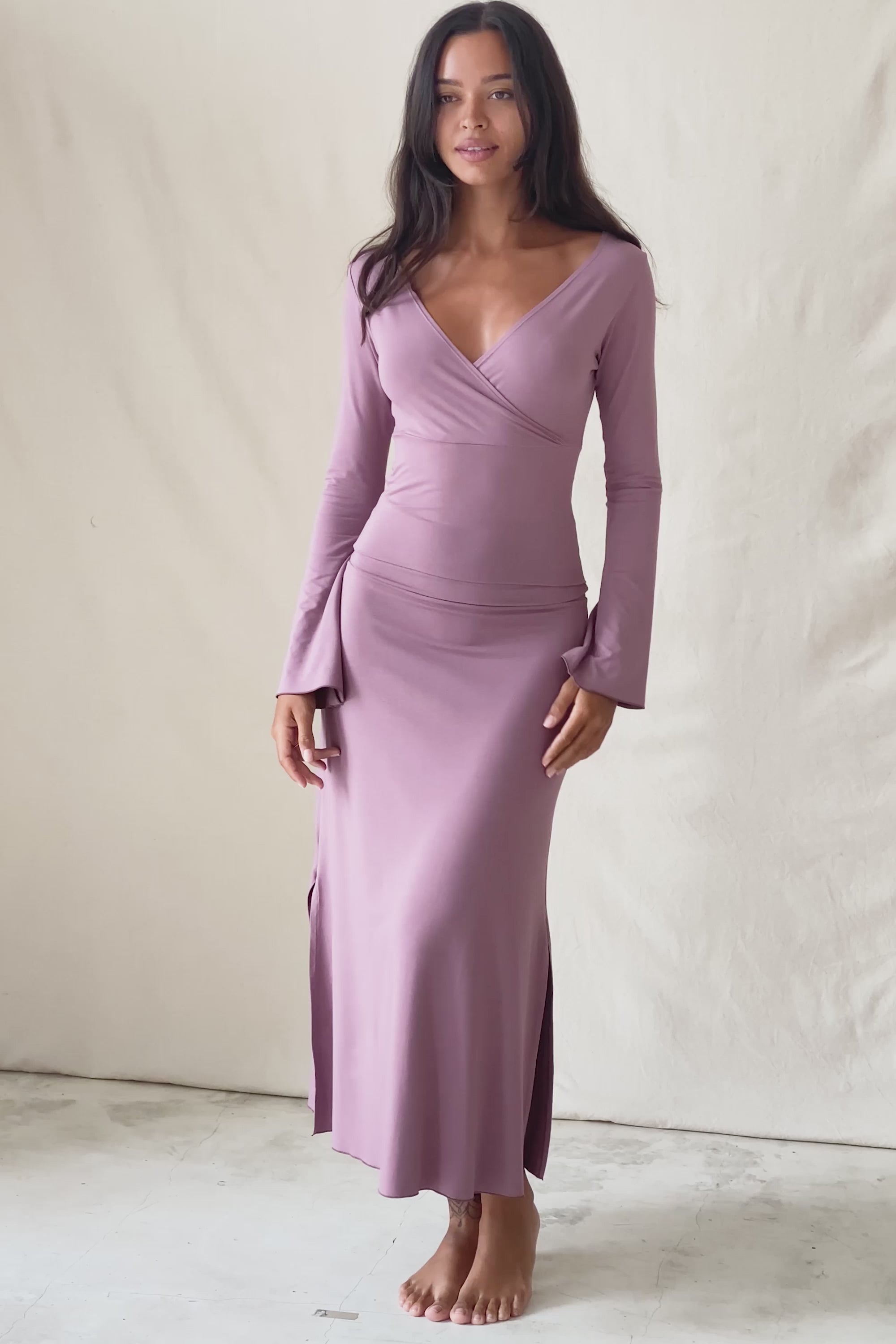 Sabi is wearing size S/M. Bust 86cm (33.85”), Waist 63cm (24.8”), Hips 94cm (37.00”), Height 171cm (5.6”) | Size S/M