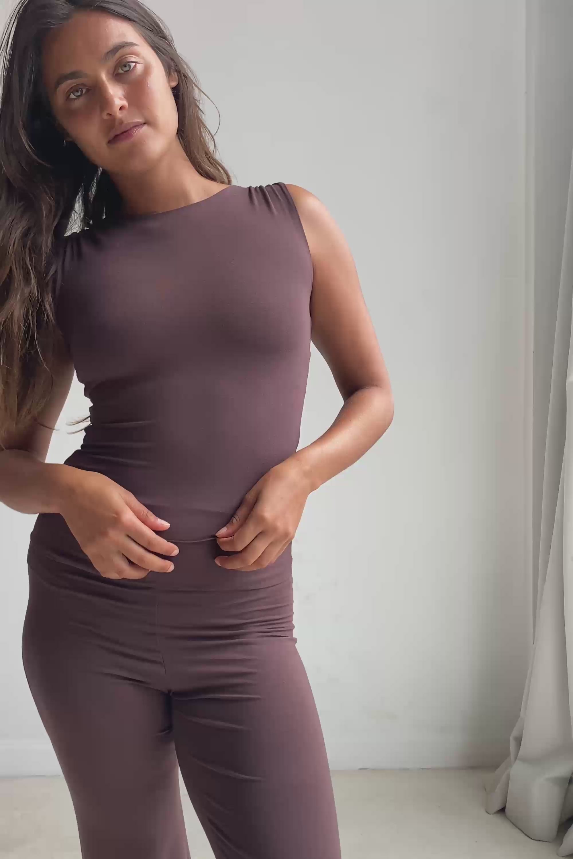 Haley is wearing size XS/S. Bust 87cm (34.25”), Waist 63cm (24.8”), Hips 92cm (36.22”), Height 172cm (5.6”) | Size XS/S