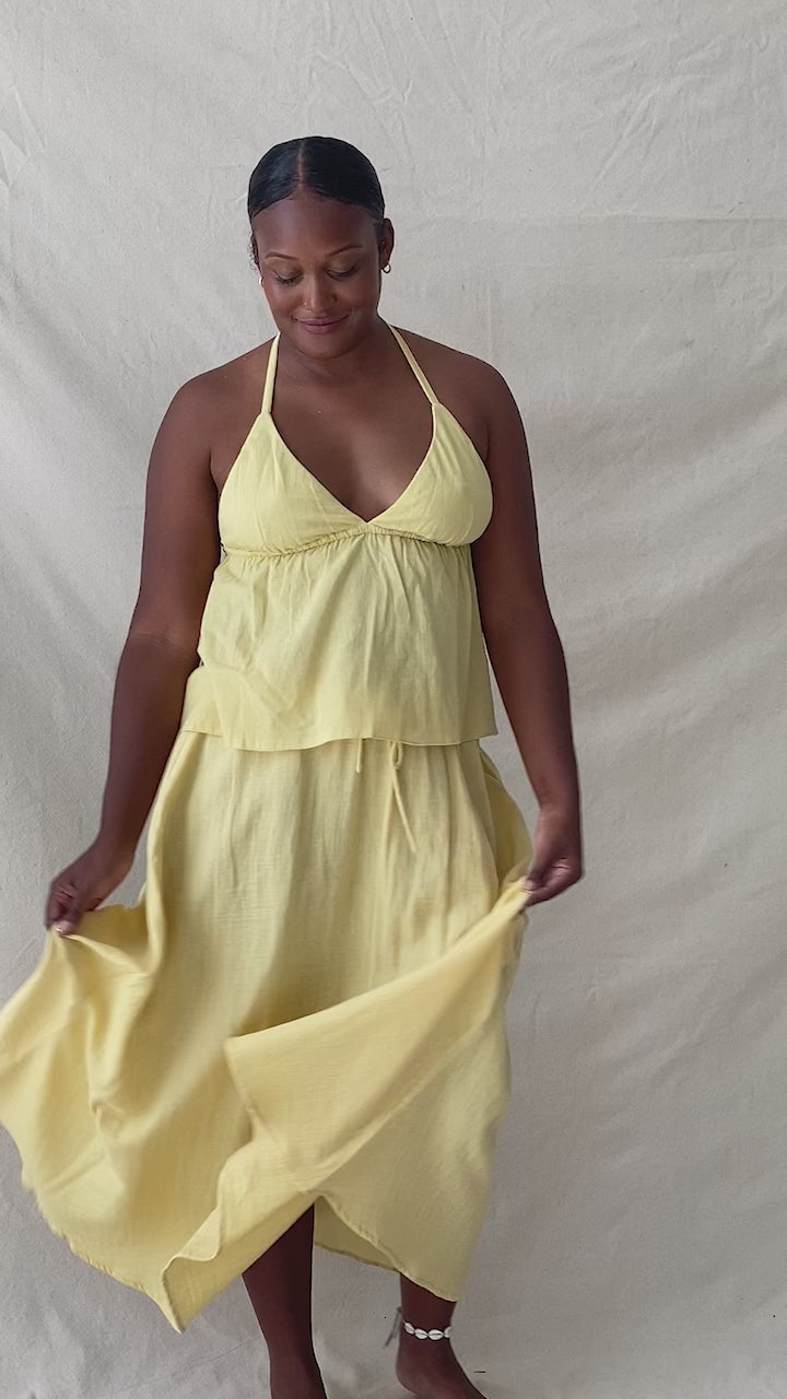 Mimi is wearing size XL/XXL. Waist: 87cm(34.3”), Hips: 107cm(42.2”), Height: 162cm(5.3”). | Size XL/XXL