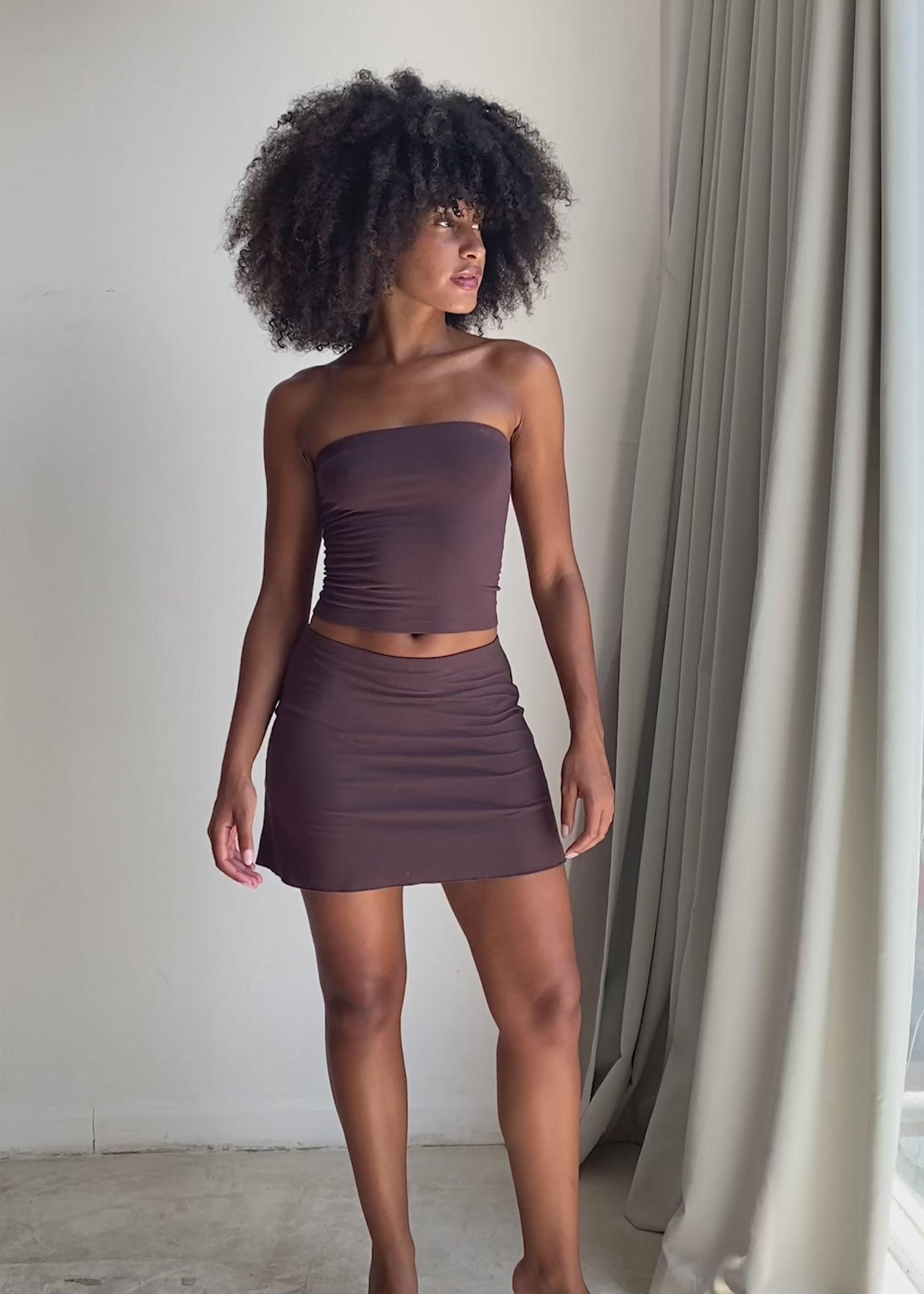 Chloe is wearing size L/XL, Bust 84cm (33.1”), Waist 68cm (26.8”), Hips 105cm (41.3”),  Height 173cm (5.7”) | Size L/XL