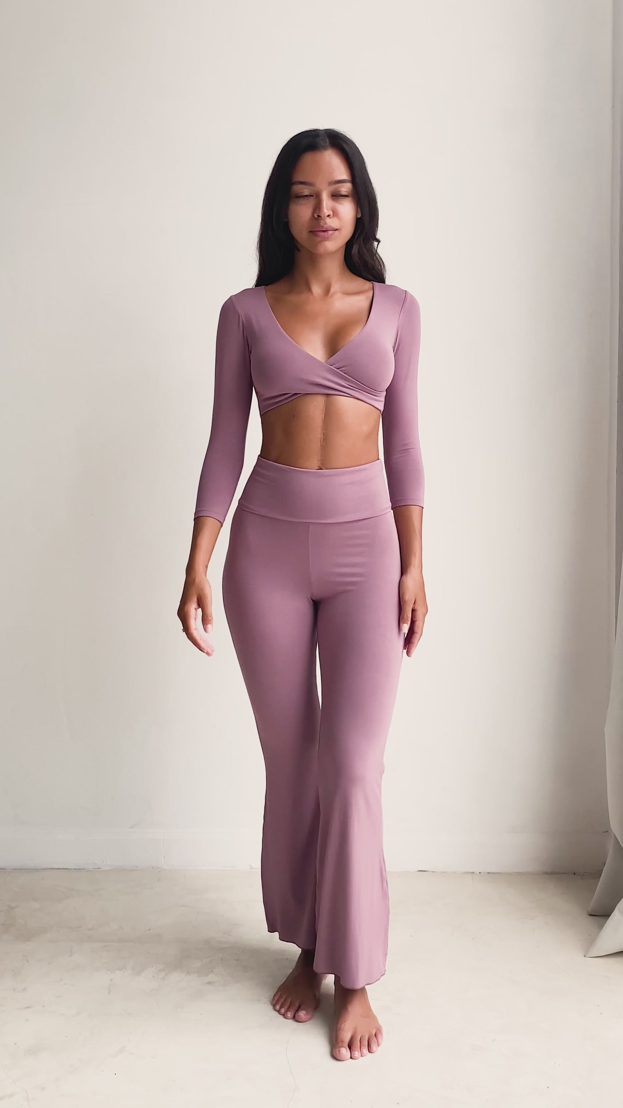 Sabi is wearing size S. Bust 86cm (33.85”), Waist 63cm (24.8”), Hips 94cm (37.00”), Height 171cm (5.6”) | Size S