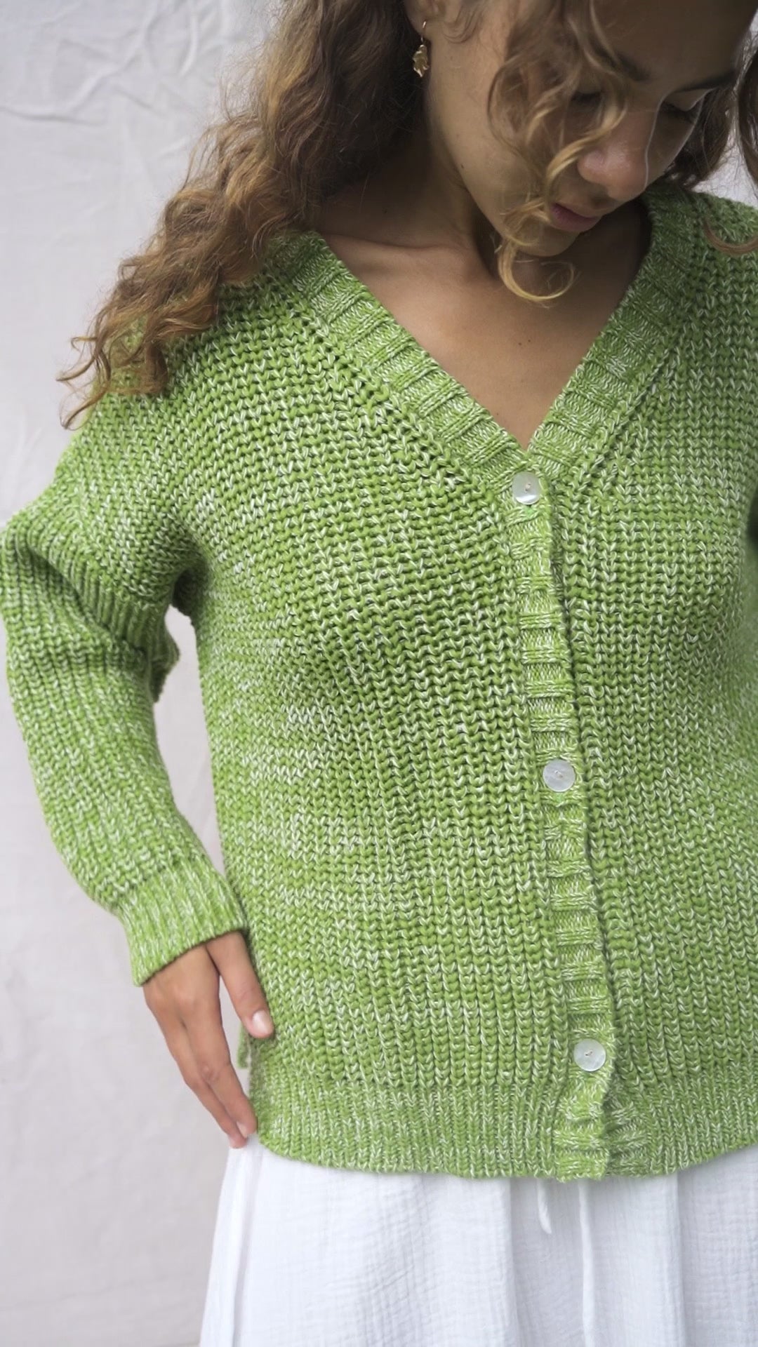 Lucy is wearing size S/M. Bust: 83cm (32.6”), Waist: 57cm(22.4”), Hips: 96cm(37.8”), Height 170cm(5.6”) | Size S/M