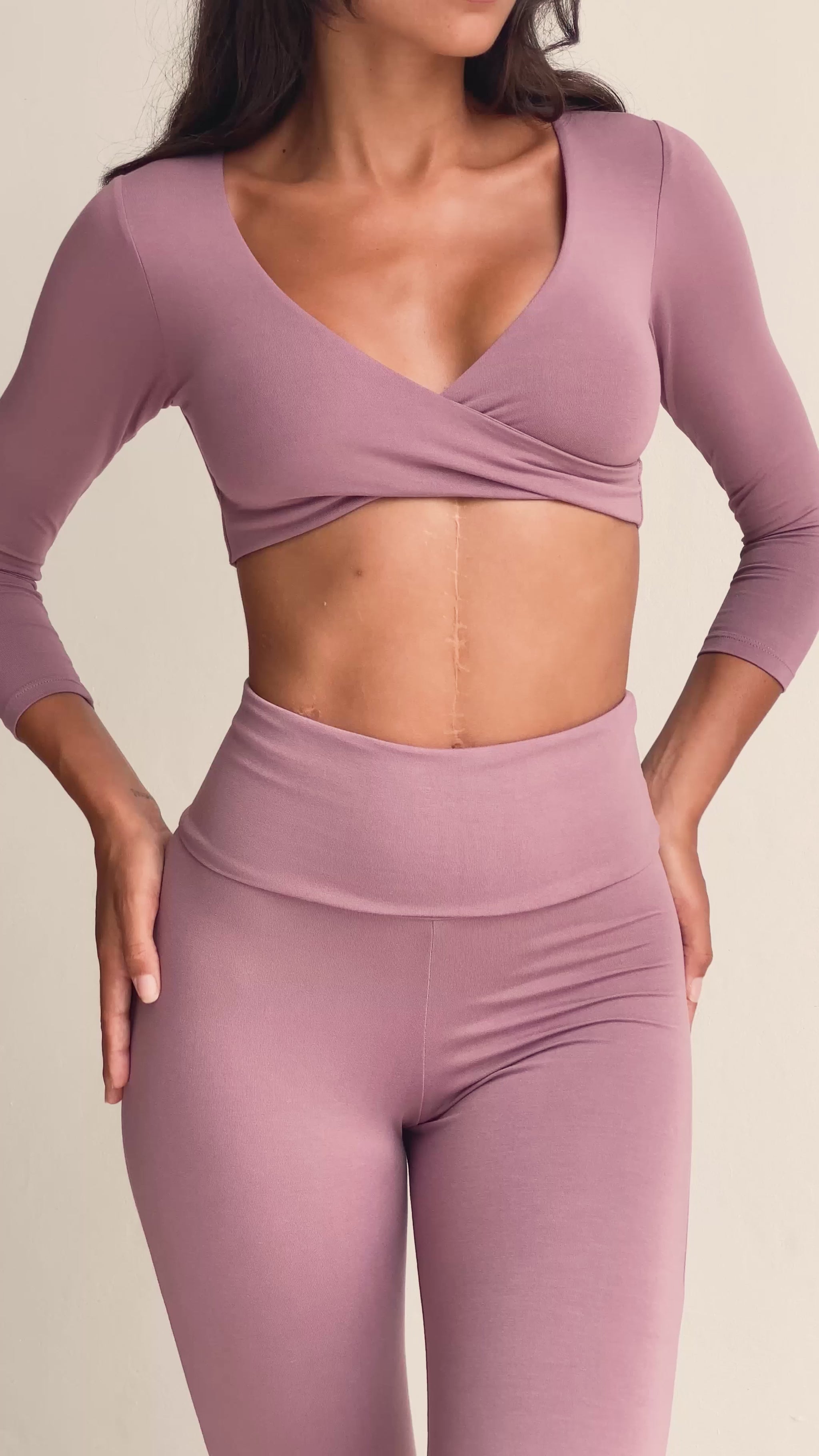 Sabi is wearing size XS. Bust 86cm (33.85”), Waist 63cm (24.8”), Hips 94cm (37.00”), Height 171cm (5.6”) | Size XS