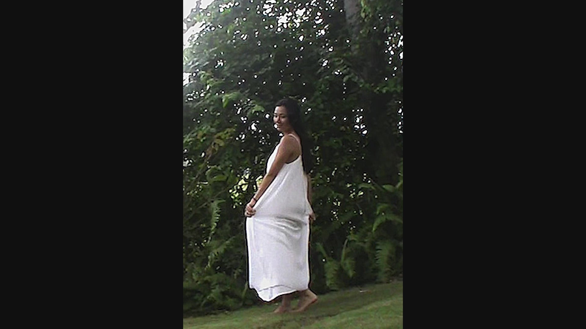 Yuki usually wears size XS. Bust 85cm (33.6”), Waist 69cm (27.2”), Hips 75cm (29.5”) Height 163cm (5.3”) | Size XS