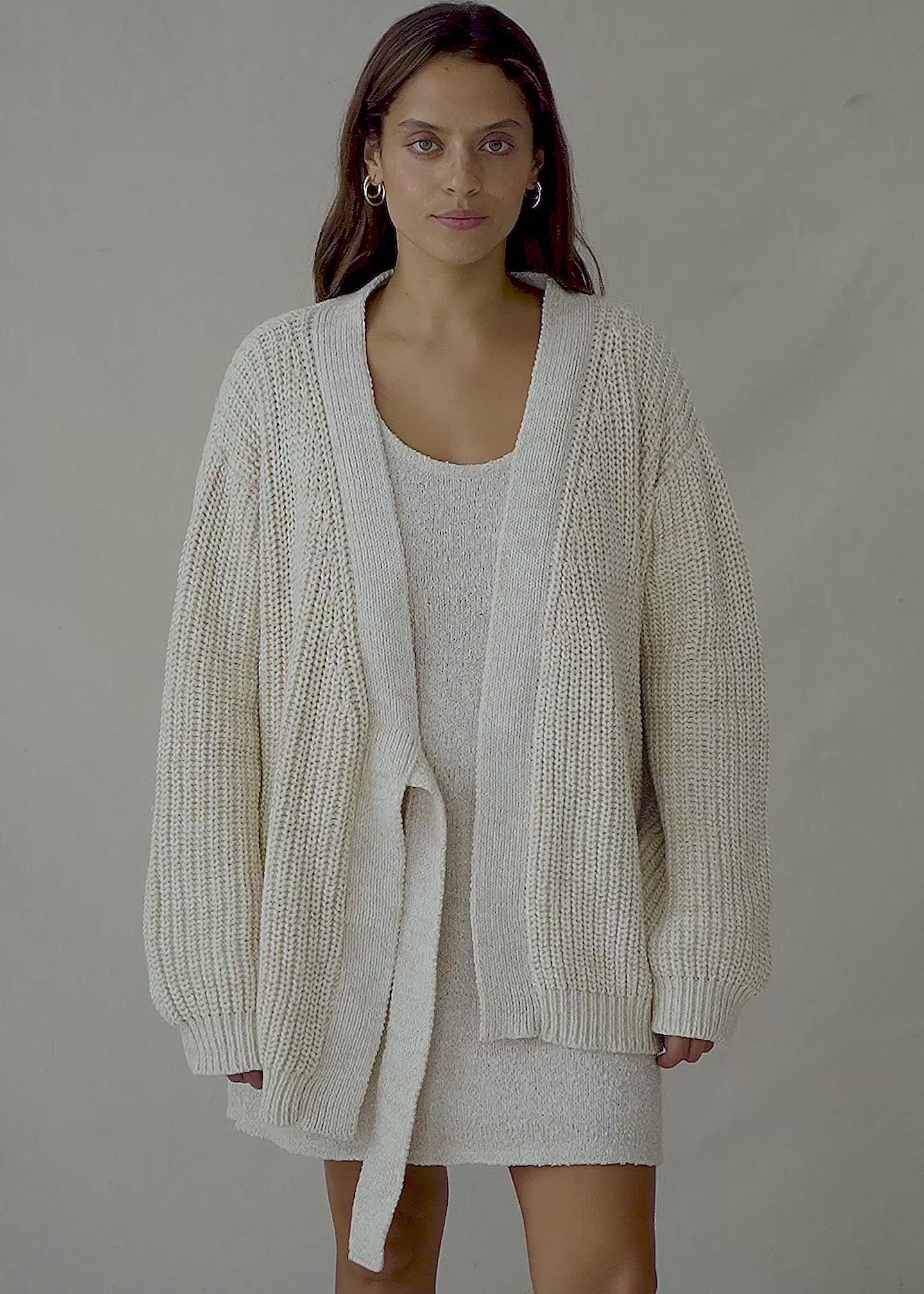 Amber usually wears size XS/S. Height 160cm (5.2”), Bust 83cm (32.7”), Waist 72cm (28.3”), Hips 87cm (34.2”) | One Size