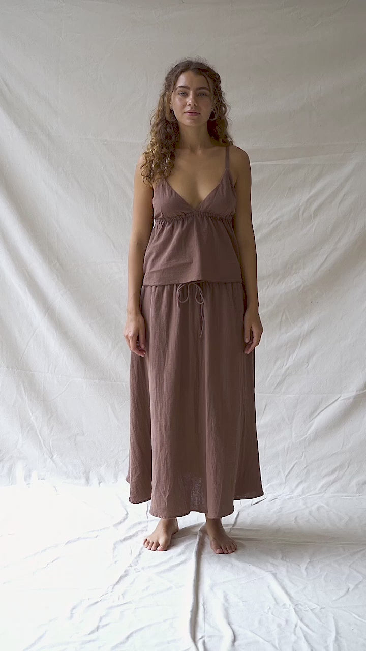 Lucy is wearing size XS/S. Waist: 57cm(22.4”), Hips: 96cm(37.8”), Height 170cm(5.6”). | Size XS/S