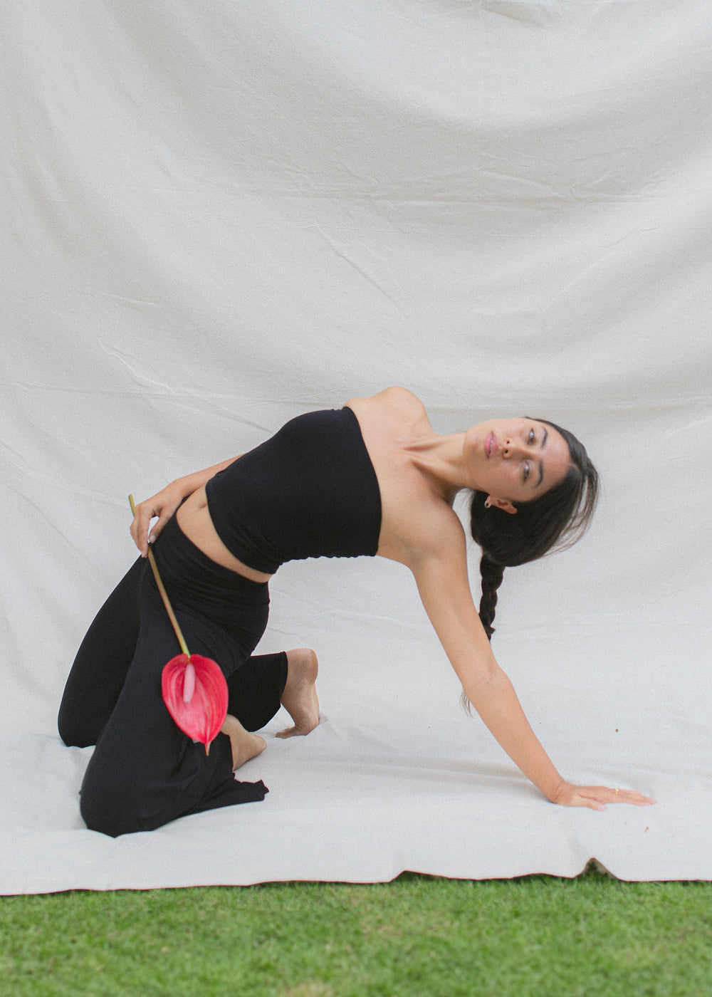 Eva wears size M. Height 174cm (5.7”), Bust 83cm (32.7”), Waist 69cm (27.2”), Hips 96cm (37.8”) | Size M