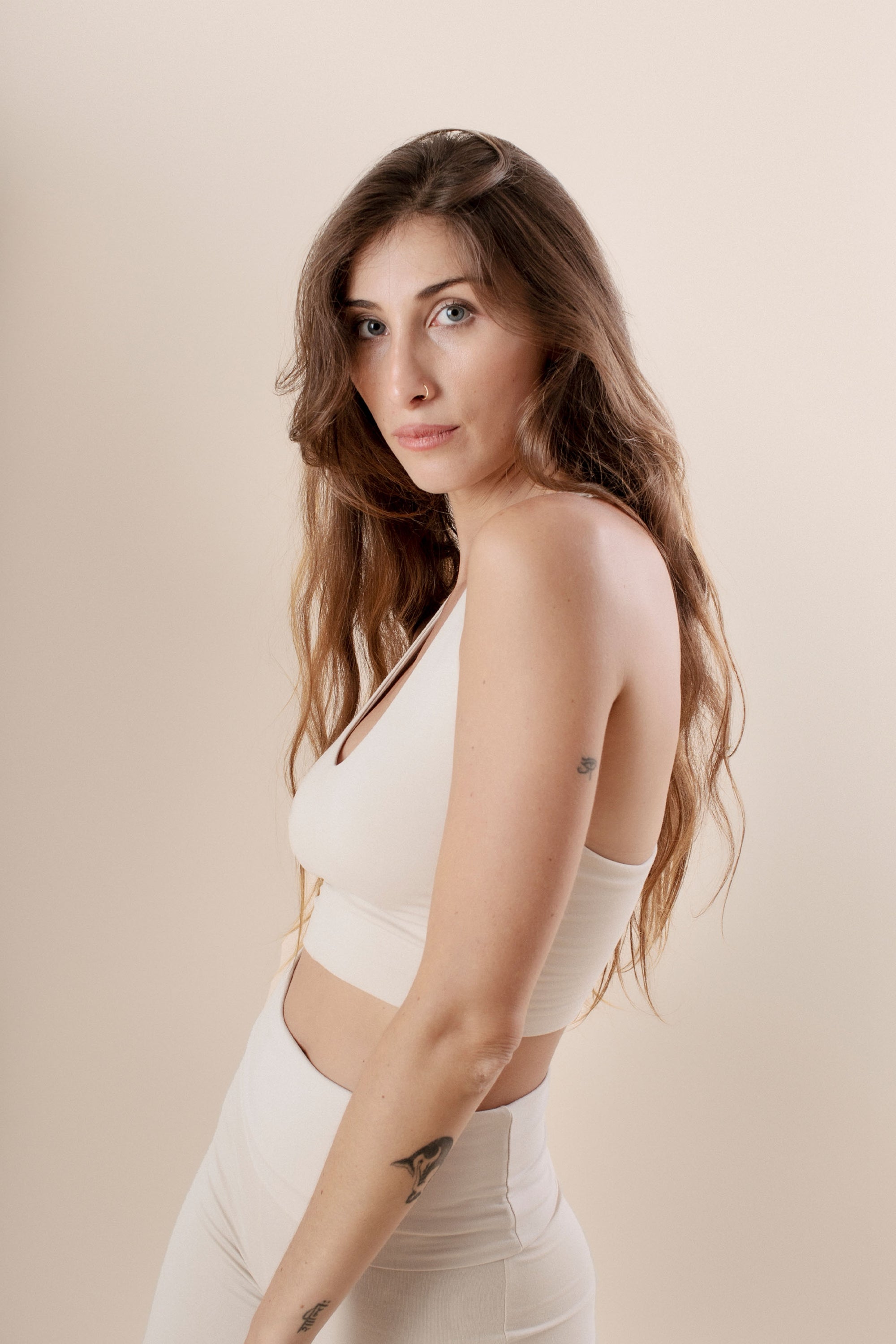  Sol is wearing size S. Height 176cm (5.8”) Bust 85cm (33.5”) Waist 65cm (25.6”) | Size S