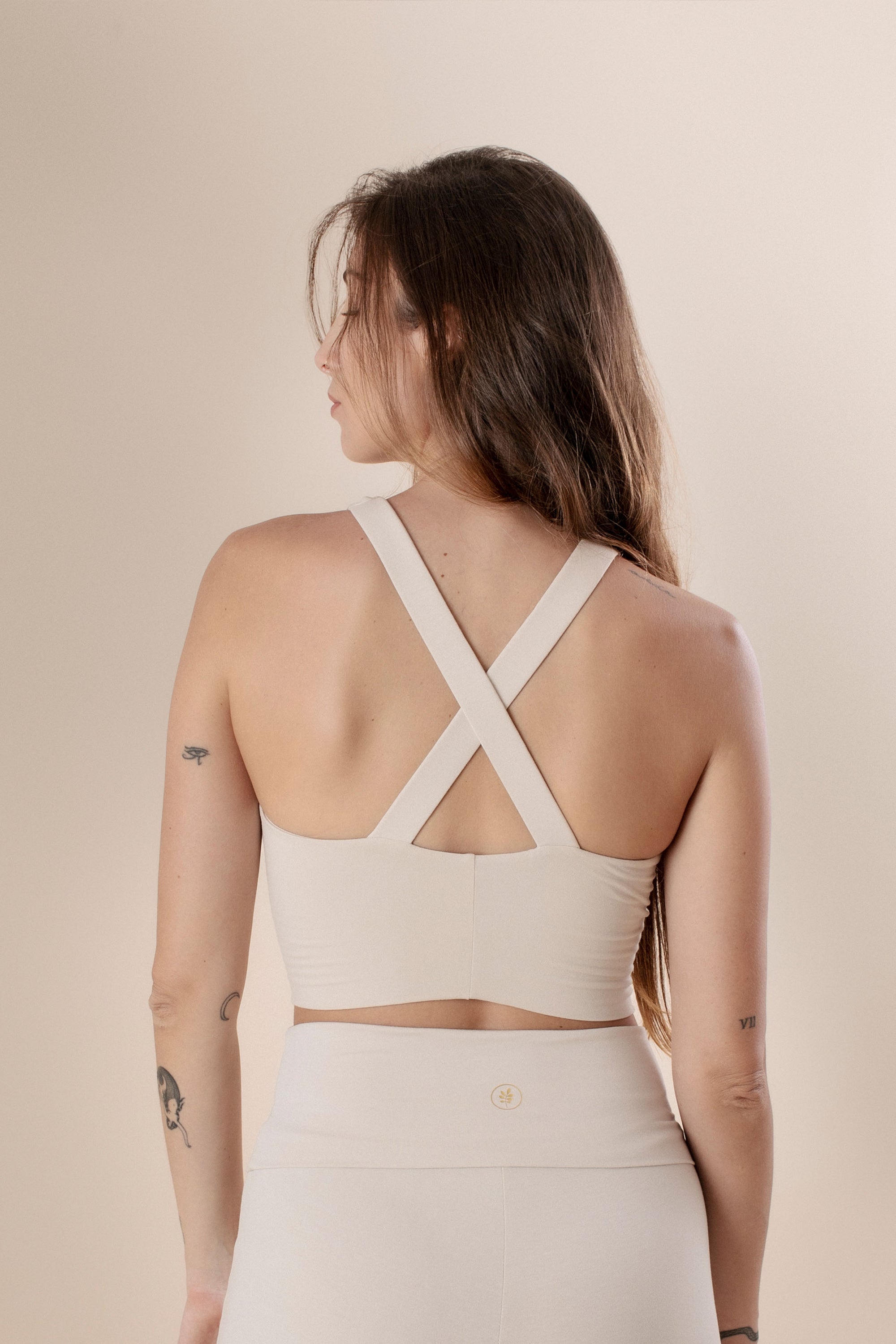  Sol is wearing size S. Height 176cm (5.8”) Bust 85cm (33.5”) Waist 65cm (25.6”) | Size S