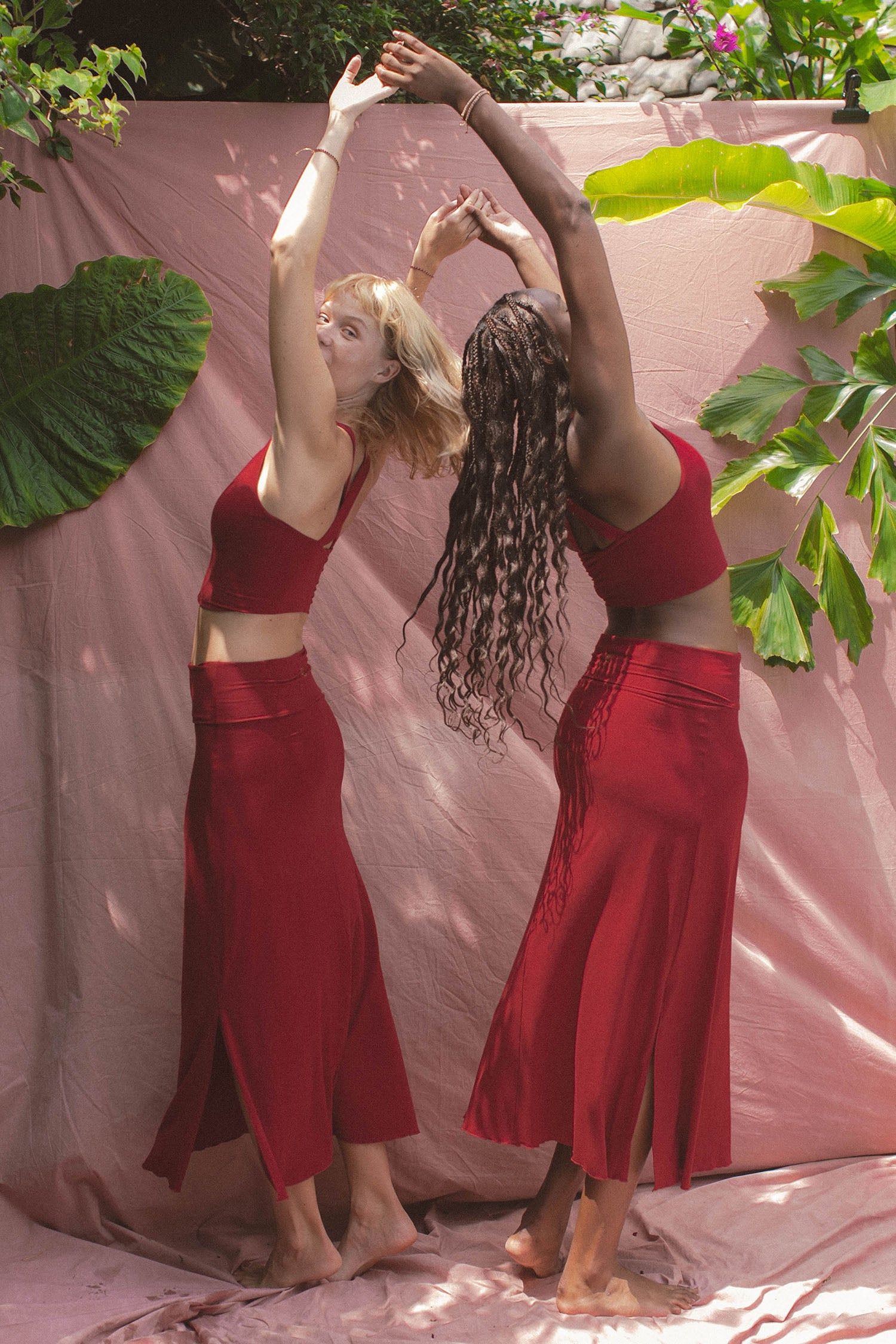 Diaz wear size L/XL • Lia is wearing size S/M | Size S/M & Size L/XL