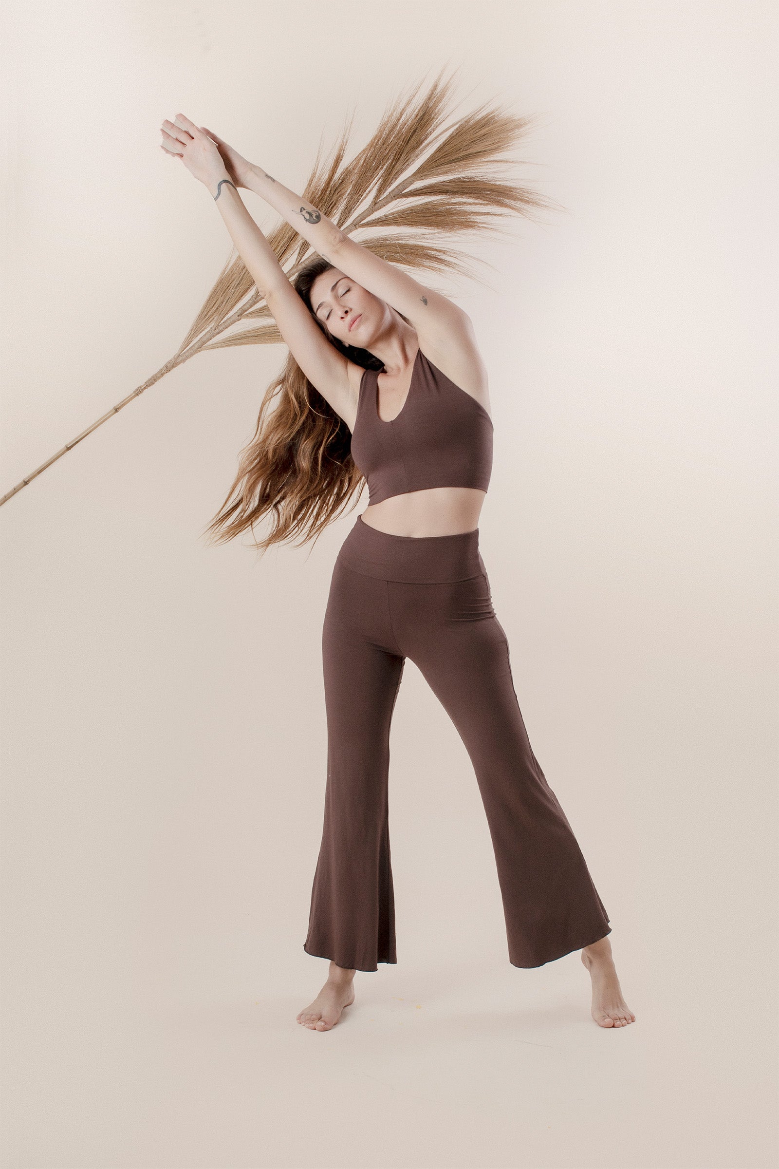 Sol is wearing size S. Height 176 cm (5.8”) Waist 65cm (25.6”) Hips 91cm (35.8”) | Size S