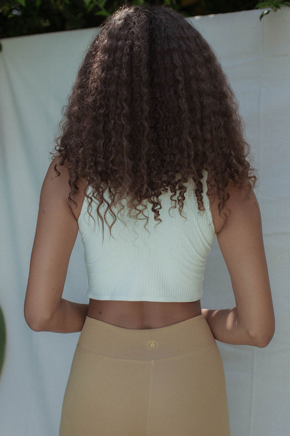 Benita is wearing size M/L. Bust: 86cm (33.8”), Height 182cm(5.10”) | Size M/L