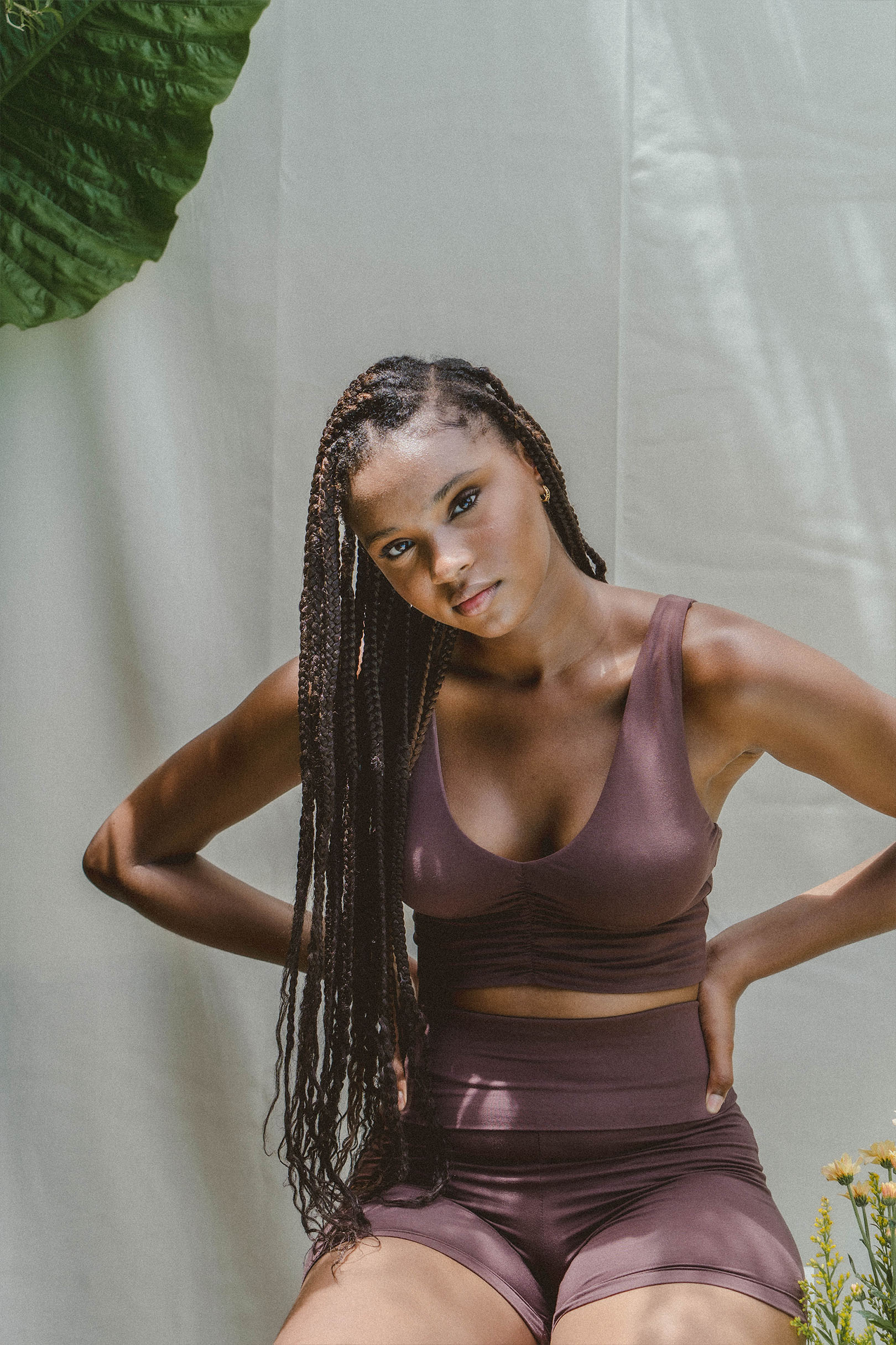 Diaz wear size M. Height: 180cm (5.9”), Bust: 90cm (35.4”), Waist: 72cm (28.3”), Hips: 110cm (43.3”) | Size M