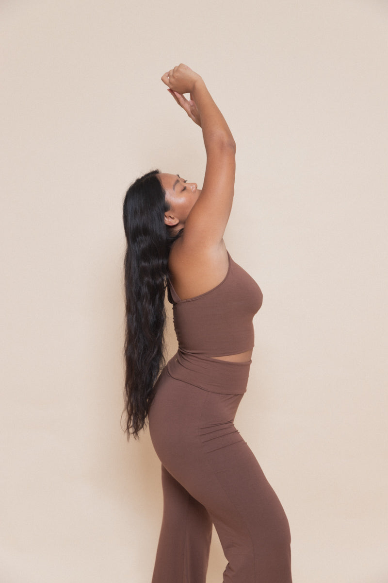 Sari is wearing size L. Bust 98cm (38.5”), Waist 75cm (29.5”) | Size L